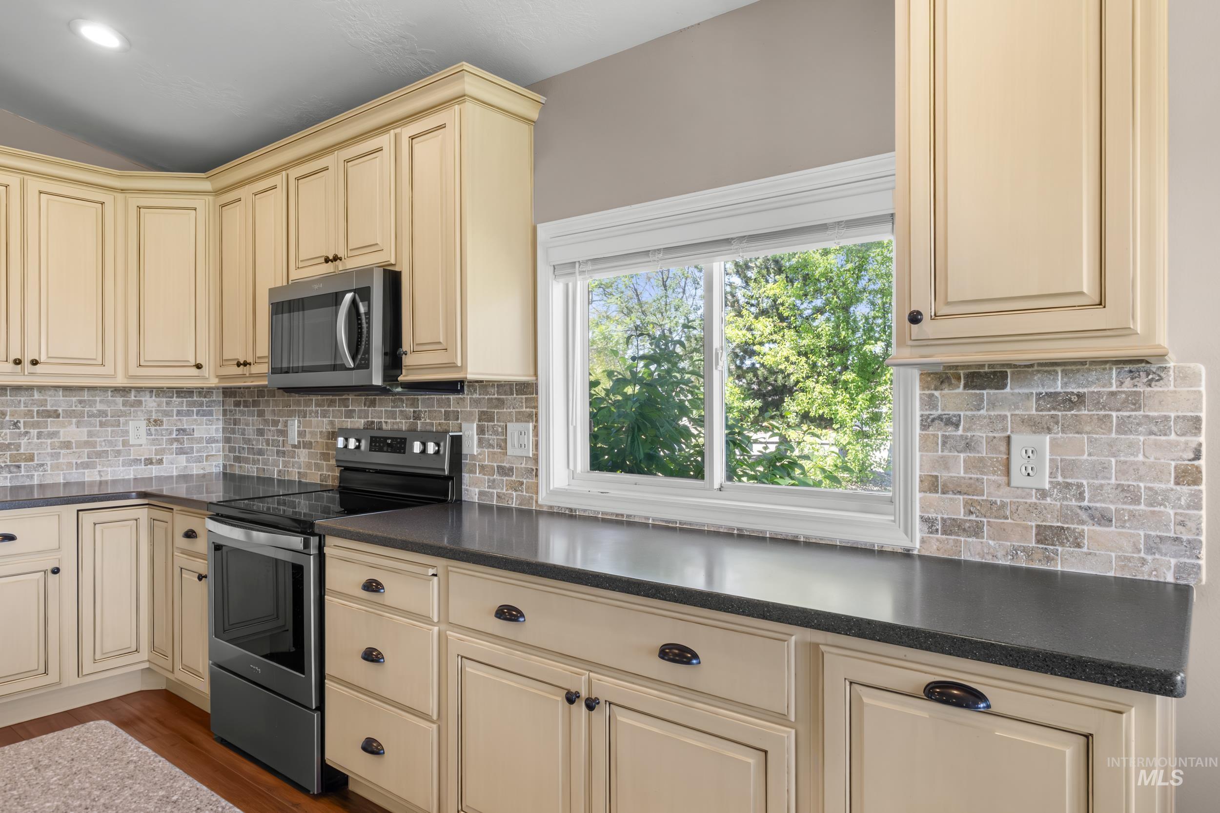 3771 W Silver Terrace Road Property Photo 16