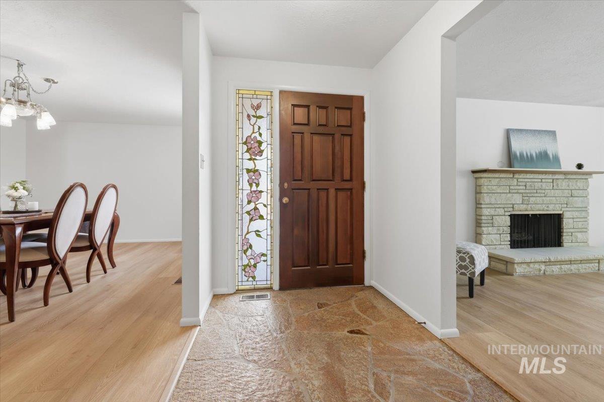 8315 W Valley View Dr Property Photo 3