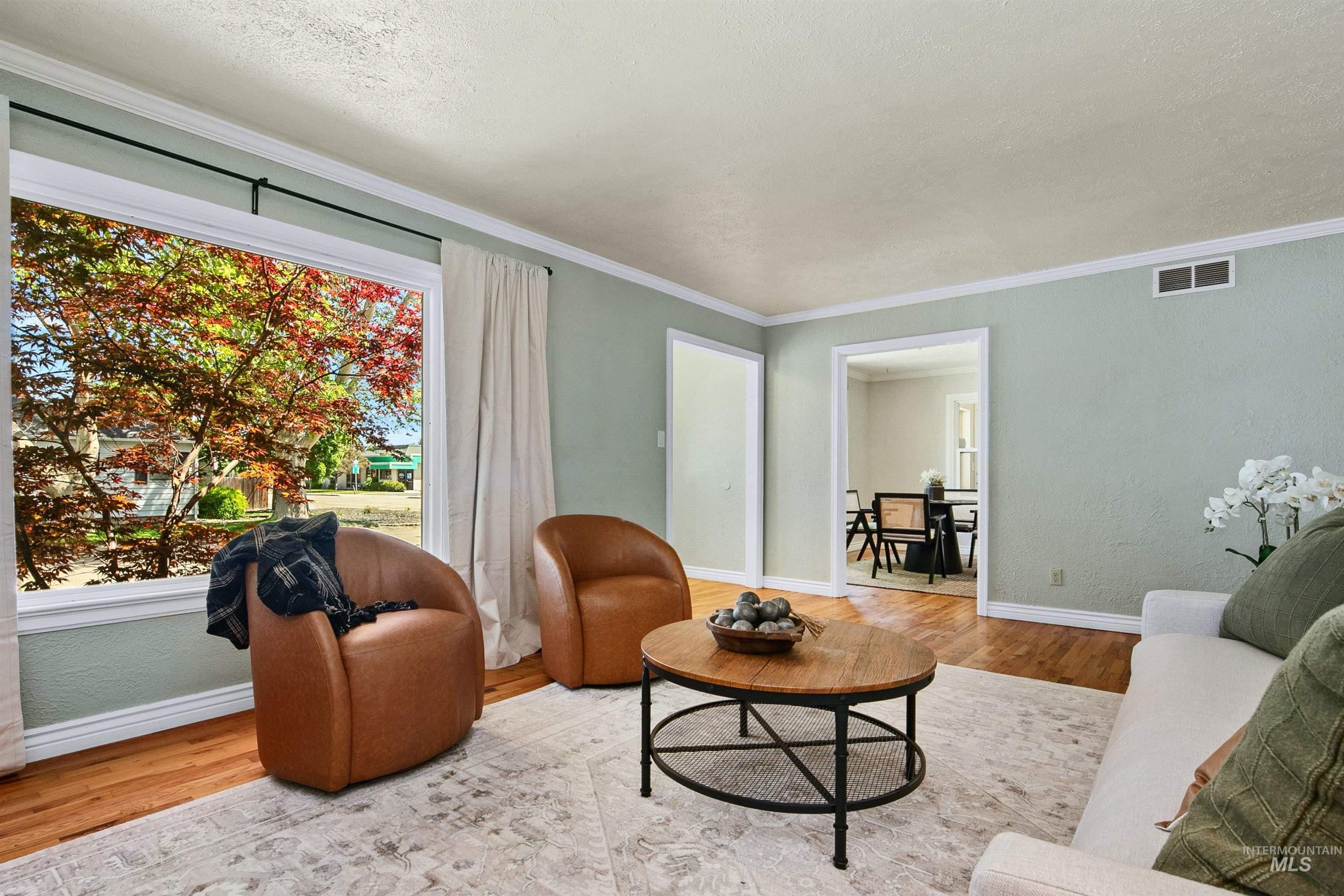 723 S Opal Street Property Photo 4