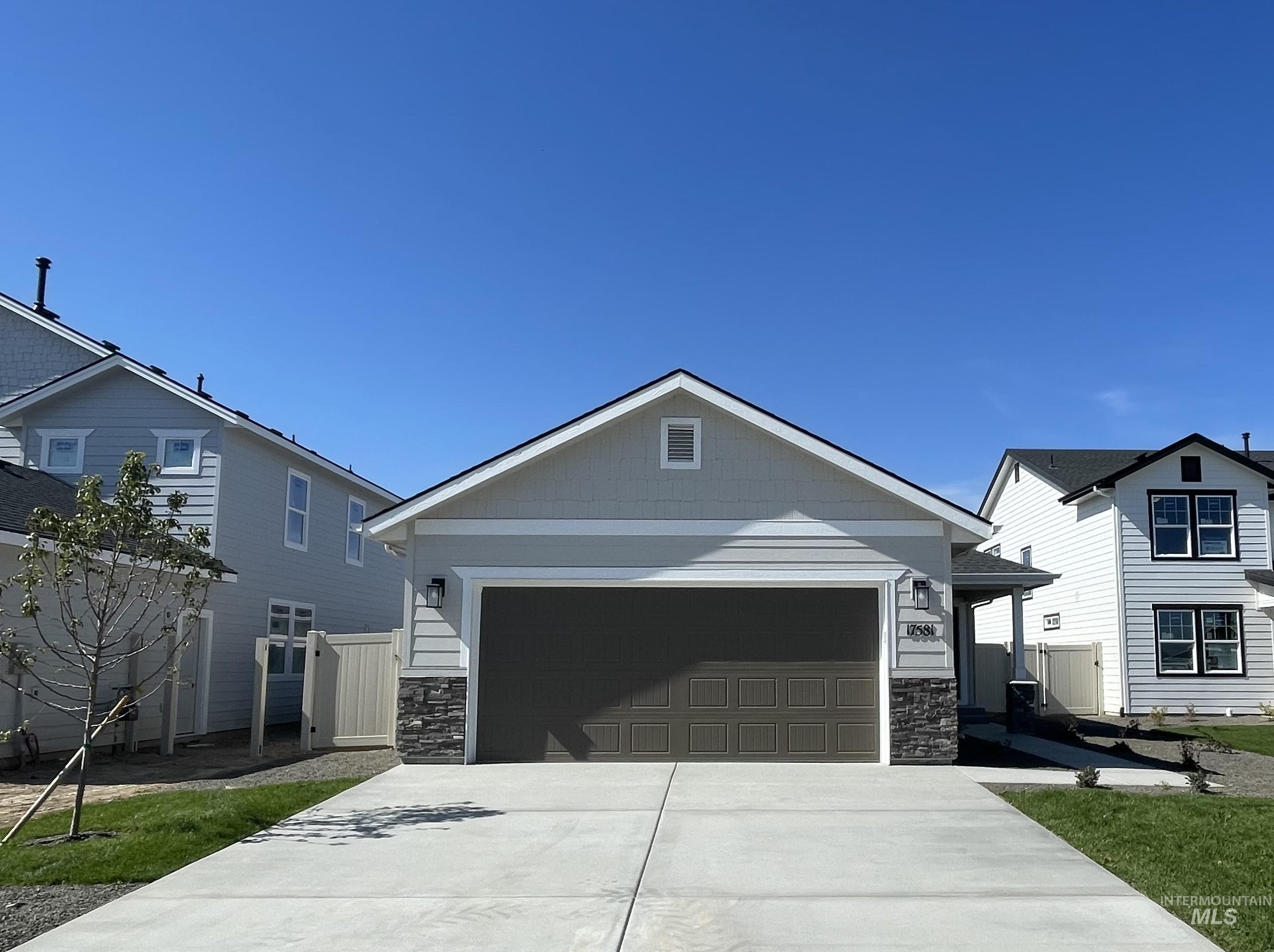 17581 Moon Ridge Pl Property Photo 1