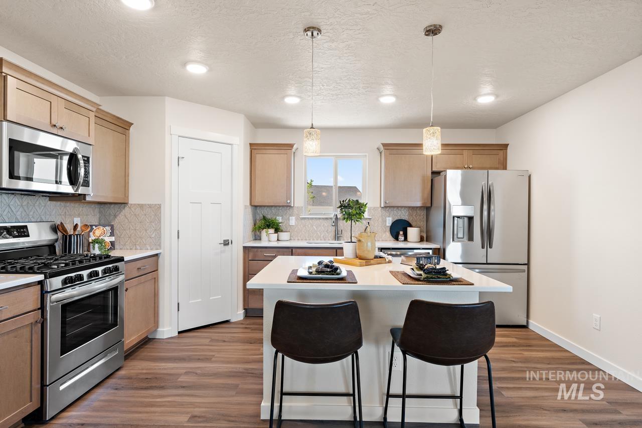17581 Moon Ridge Pl Property Photo 4