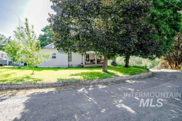 201 Tiffany Ln Property Photo 2