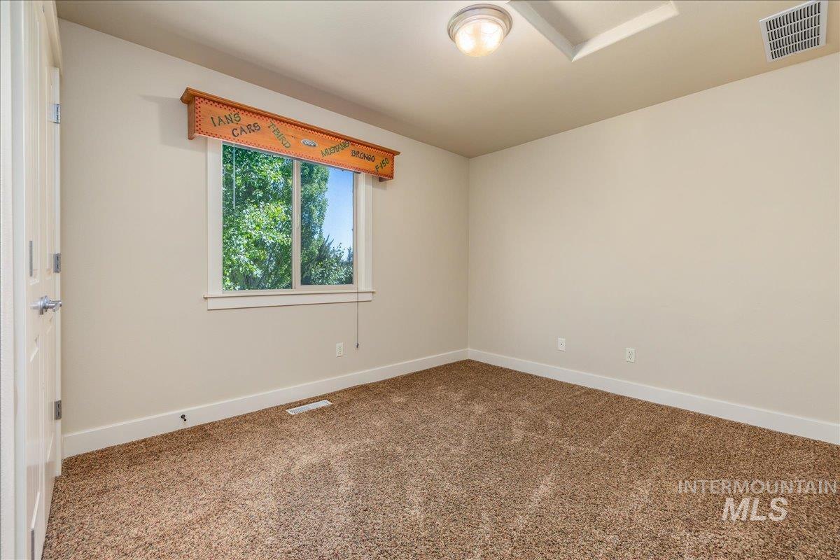 18593 S Pleasant Valley Rd Property Photo 23