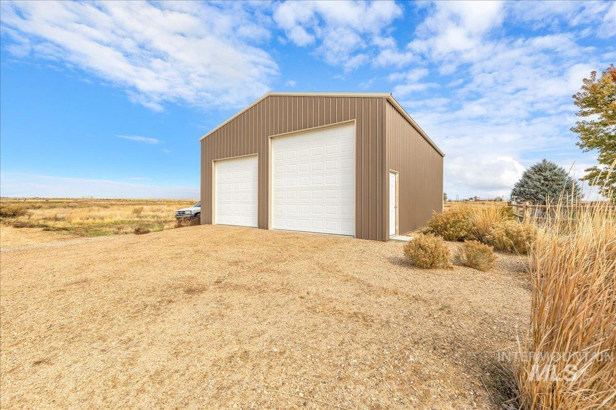 18593 S Pleasant Valley Rd Property Photo 31