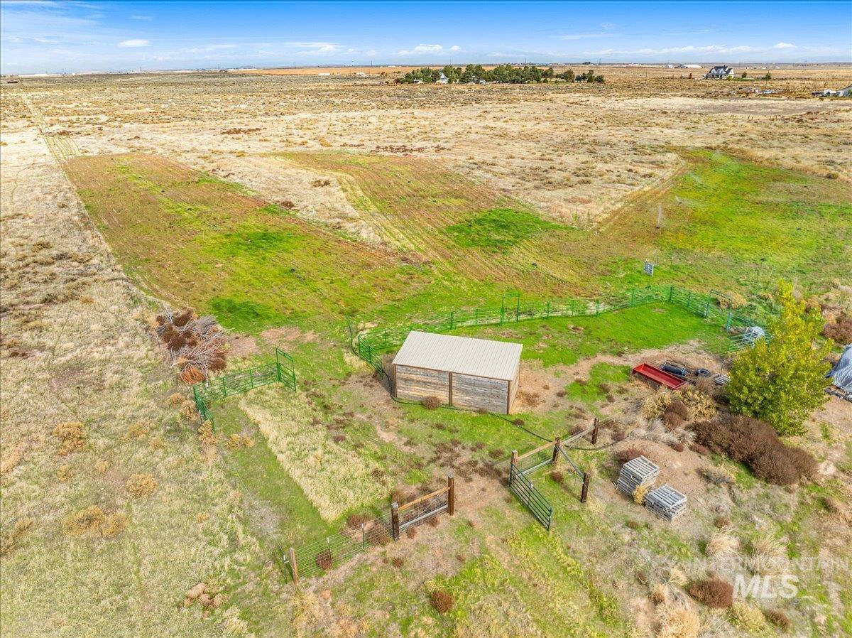 18593 S Pleasant Valley Rd Property Photo 44
