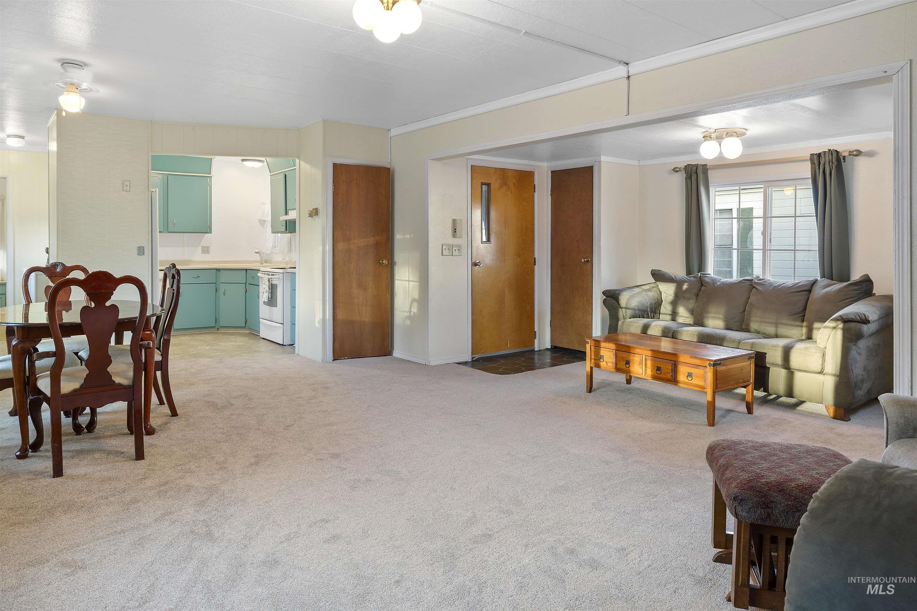 516 Park Ave Property Photo 12