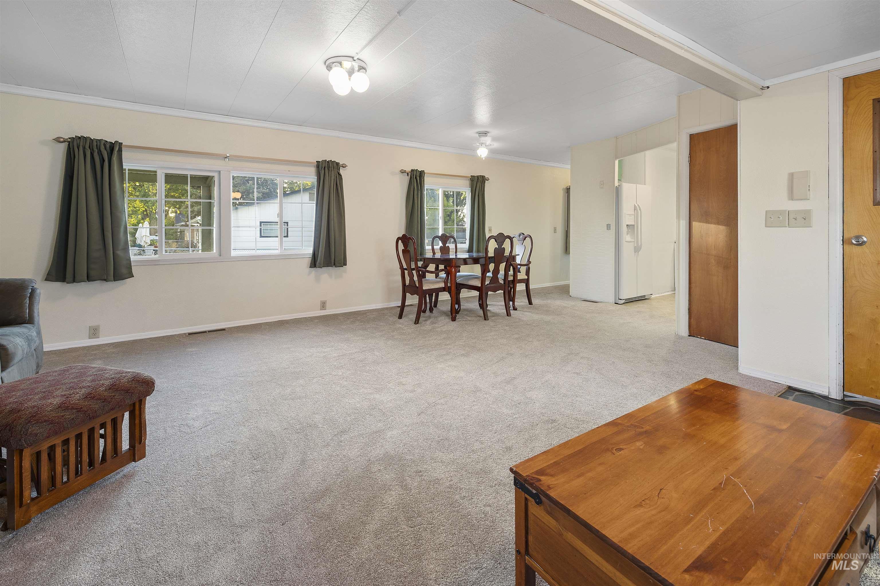 516 Park Ave Property Photo 13