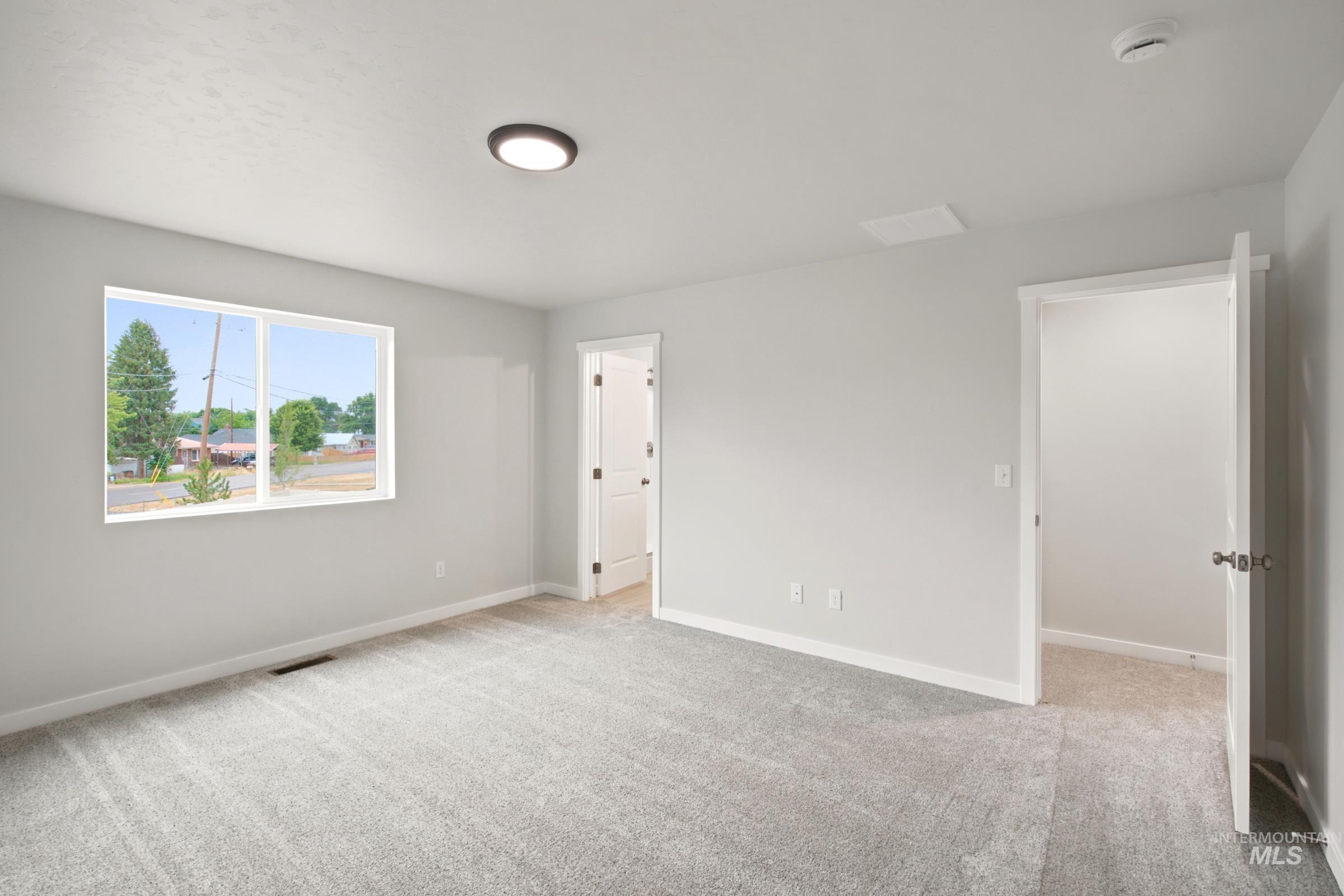 462 Oliver St Property Photo 24