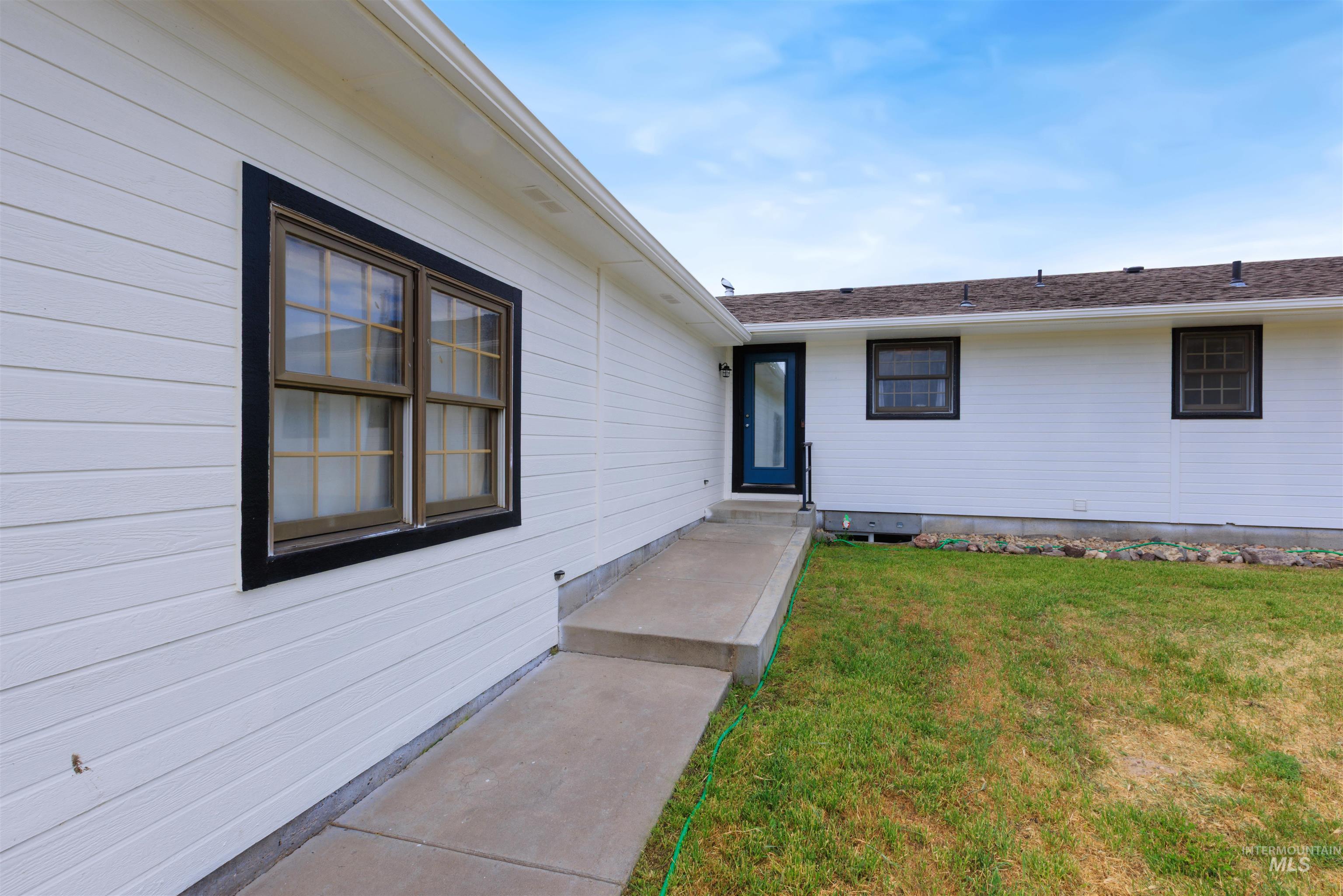9434 Bonanza Ln Property Photo 2