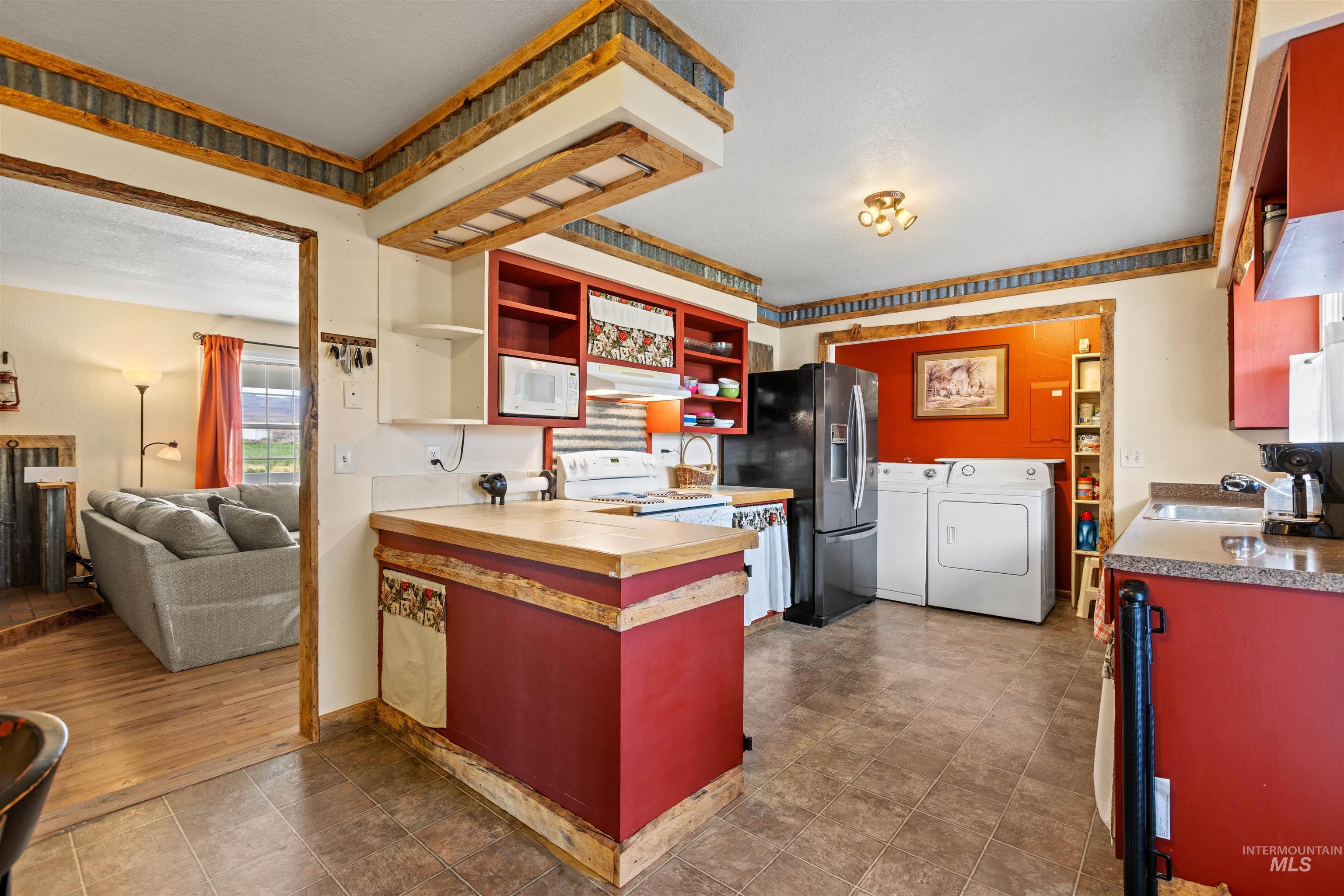 9434 Bonanza Ln Property Photo 8