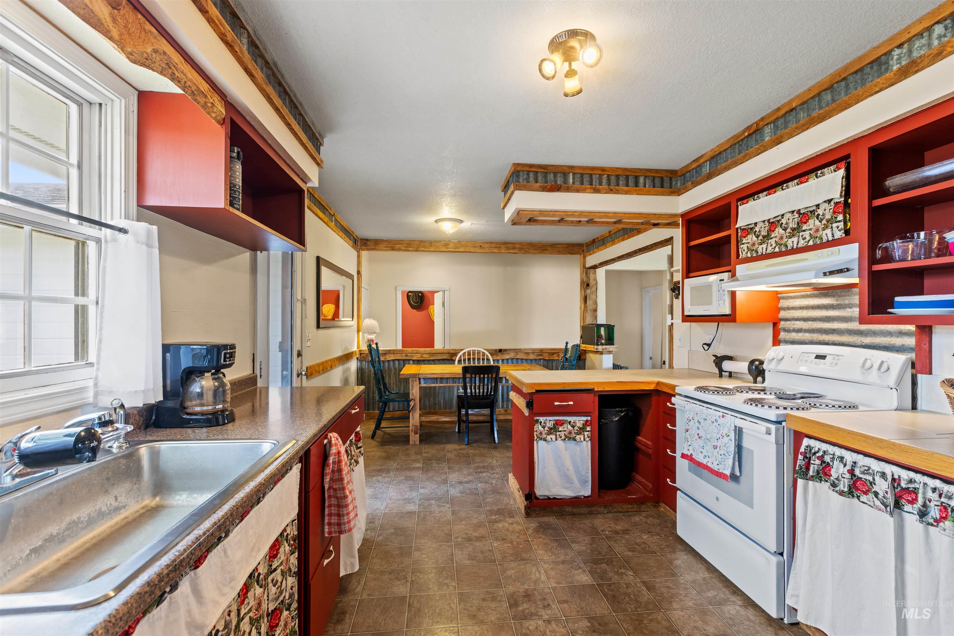 9434 Bonanza Ln Property Photo 11