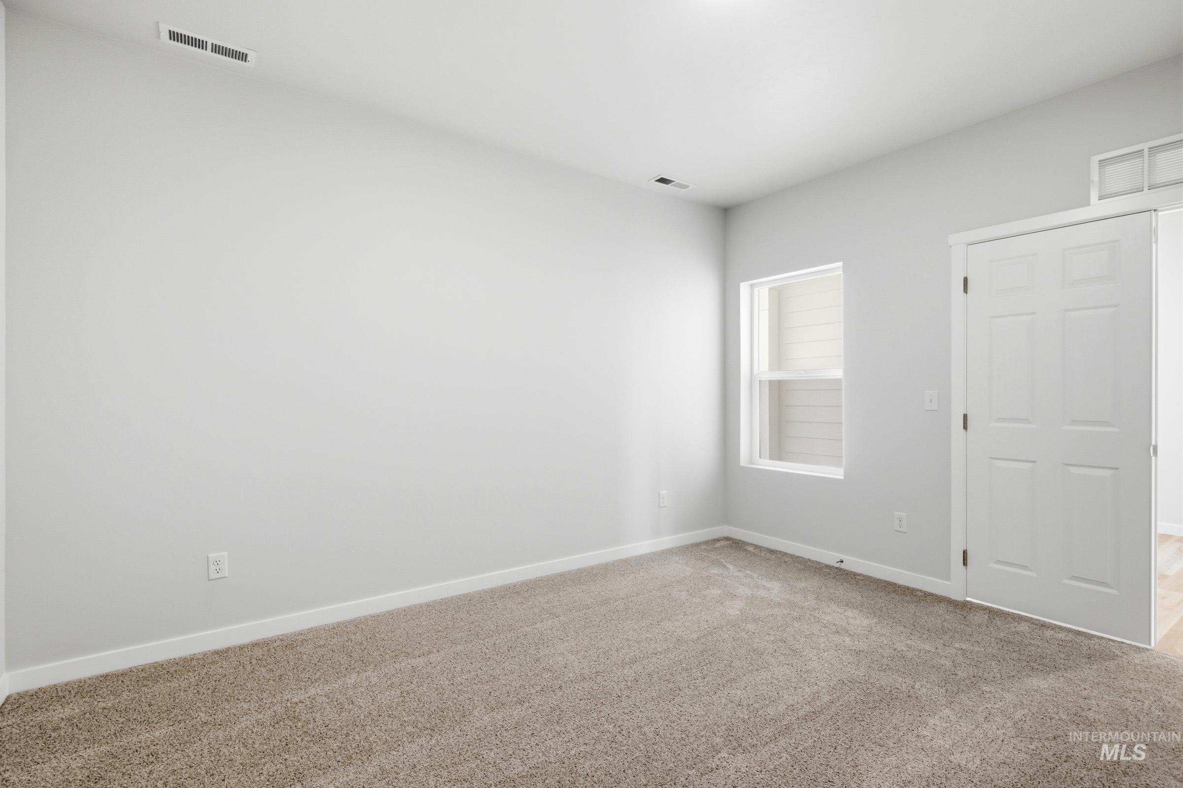 811 Thunderbolt Dr Property Photo 15