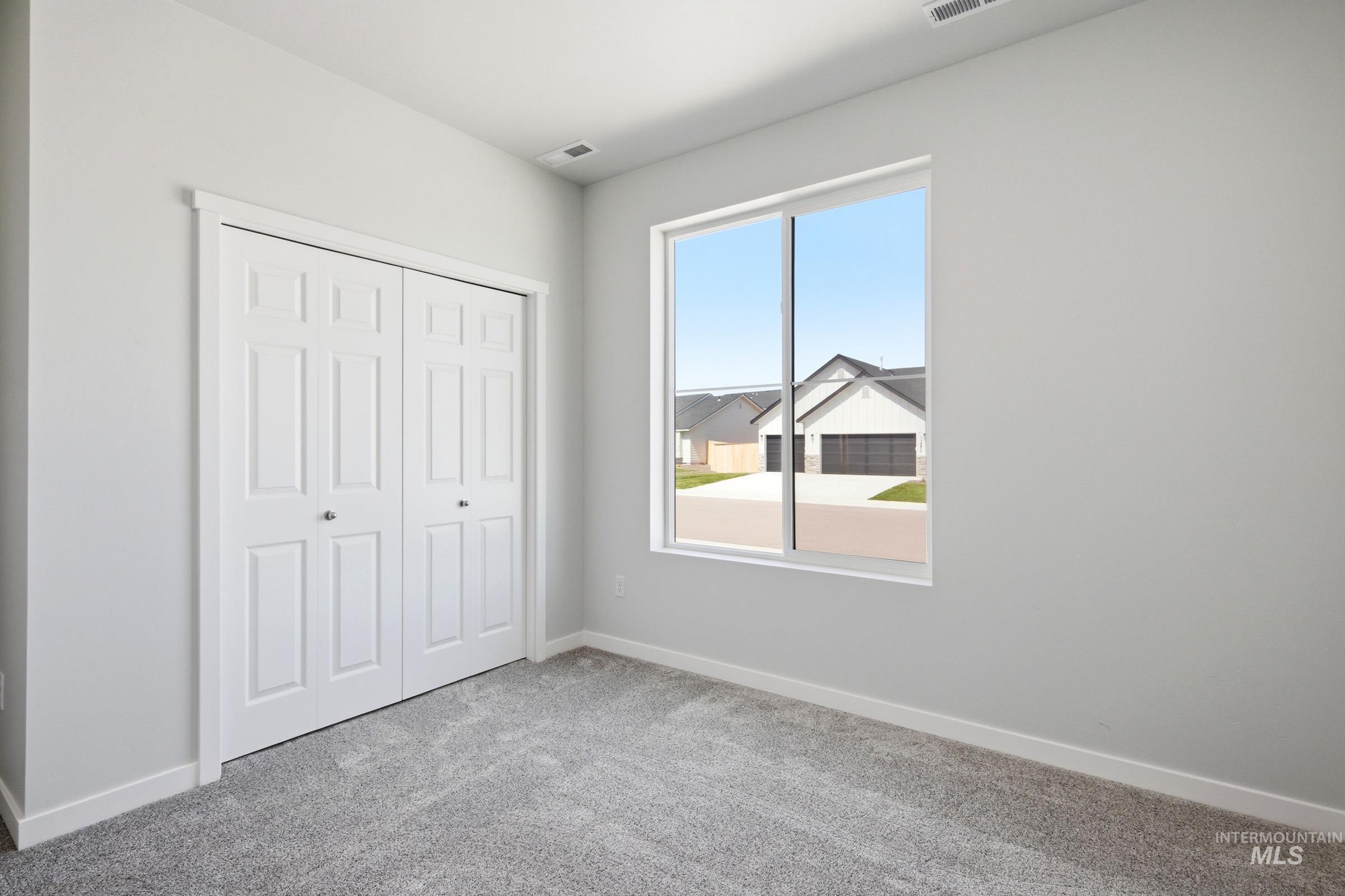 811 Thunderbolt Dr Property Photo 16