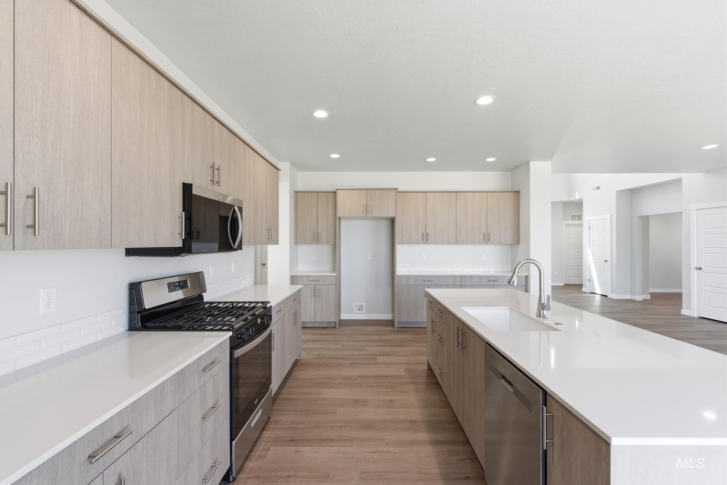 9330 W Blazing Star St Property Photo 4