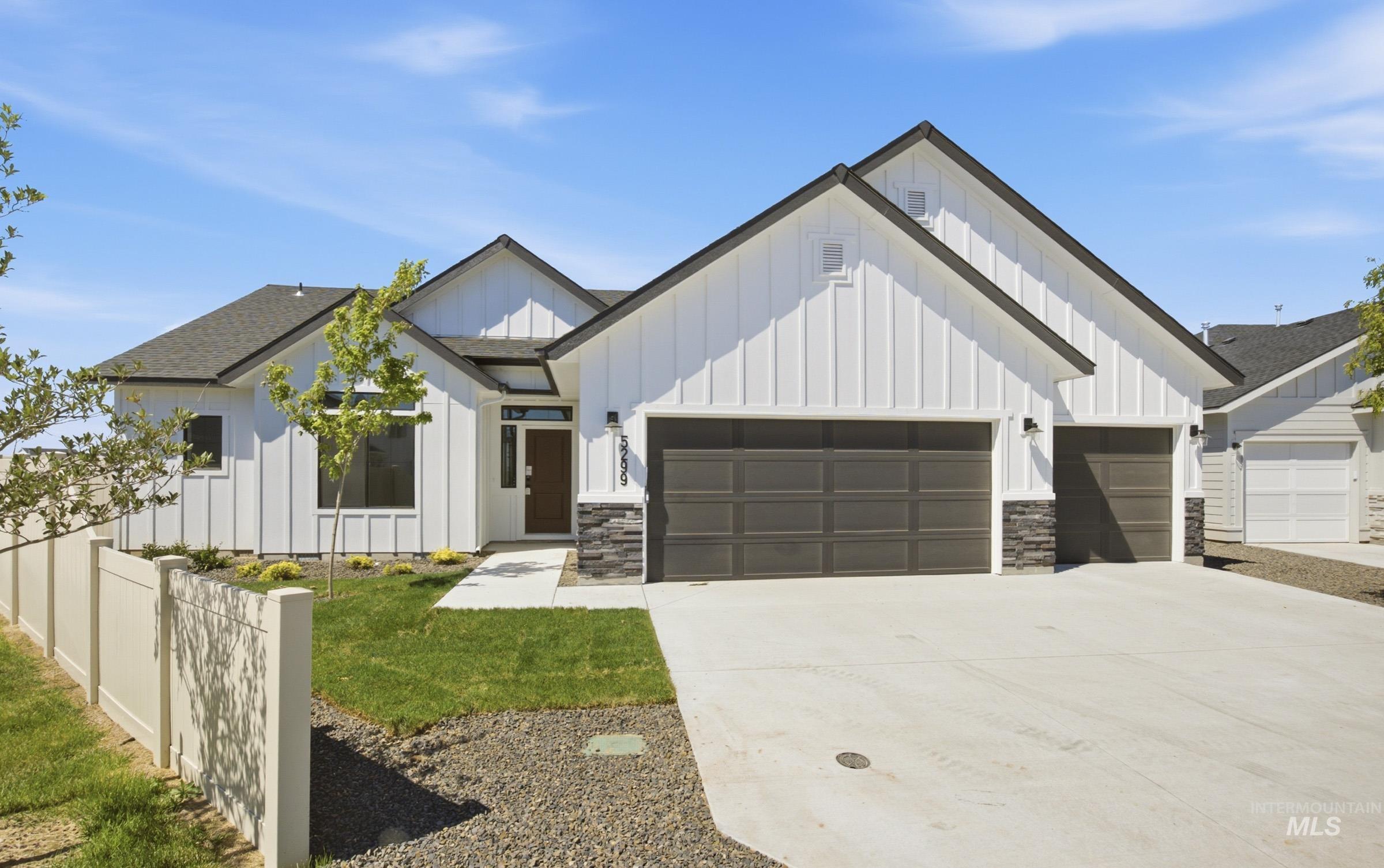 5299 E Phelps Lake Dr Property Photo 1