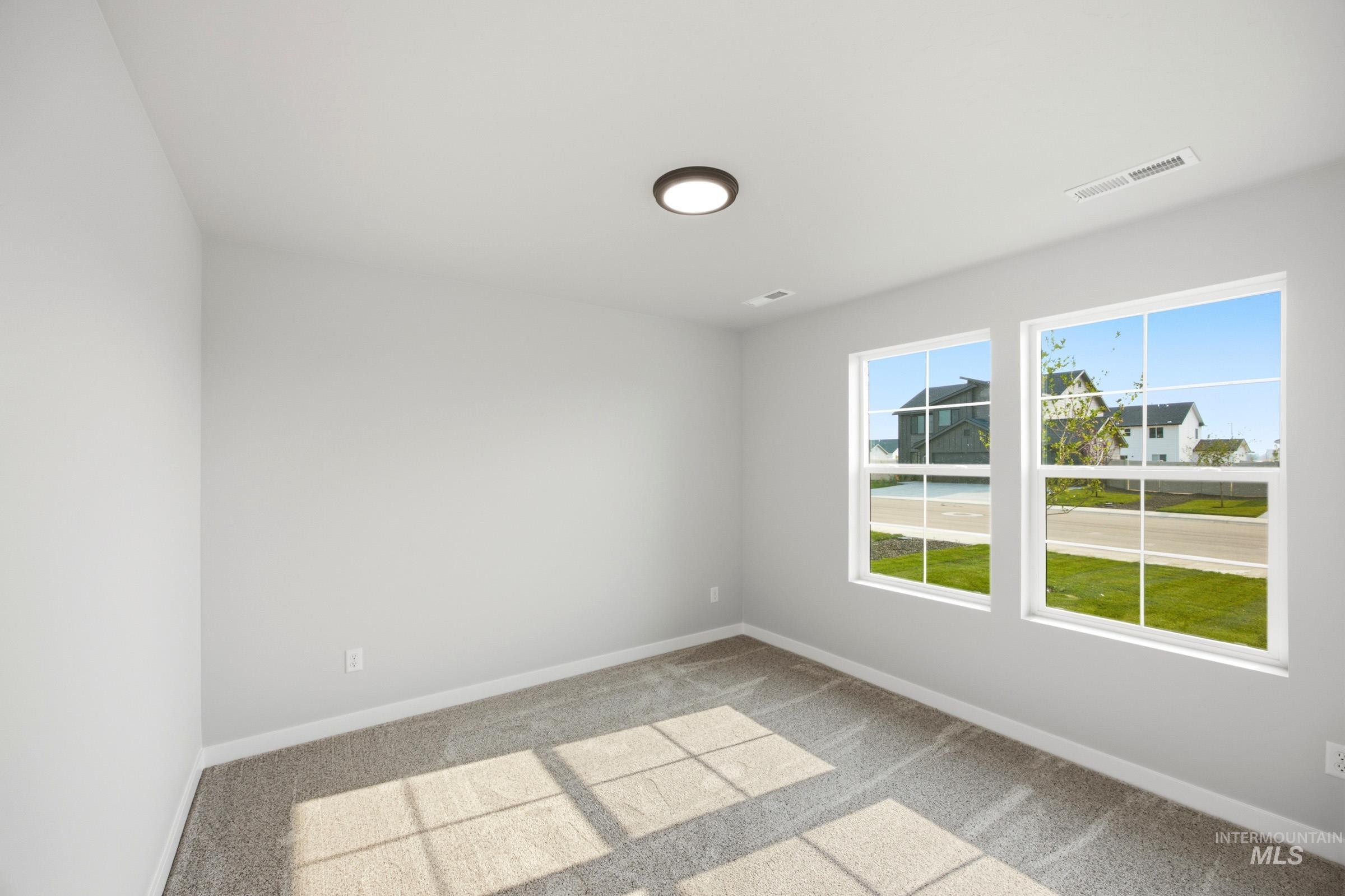 485 Waverly Ave Property Photo 10