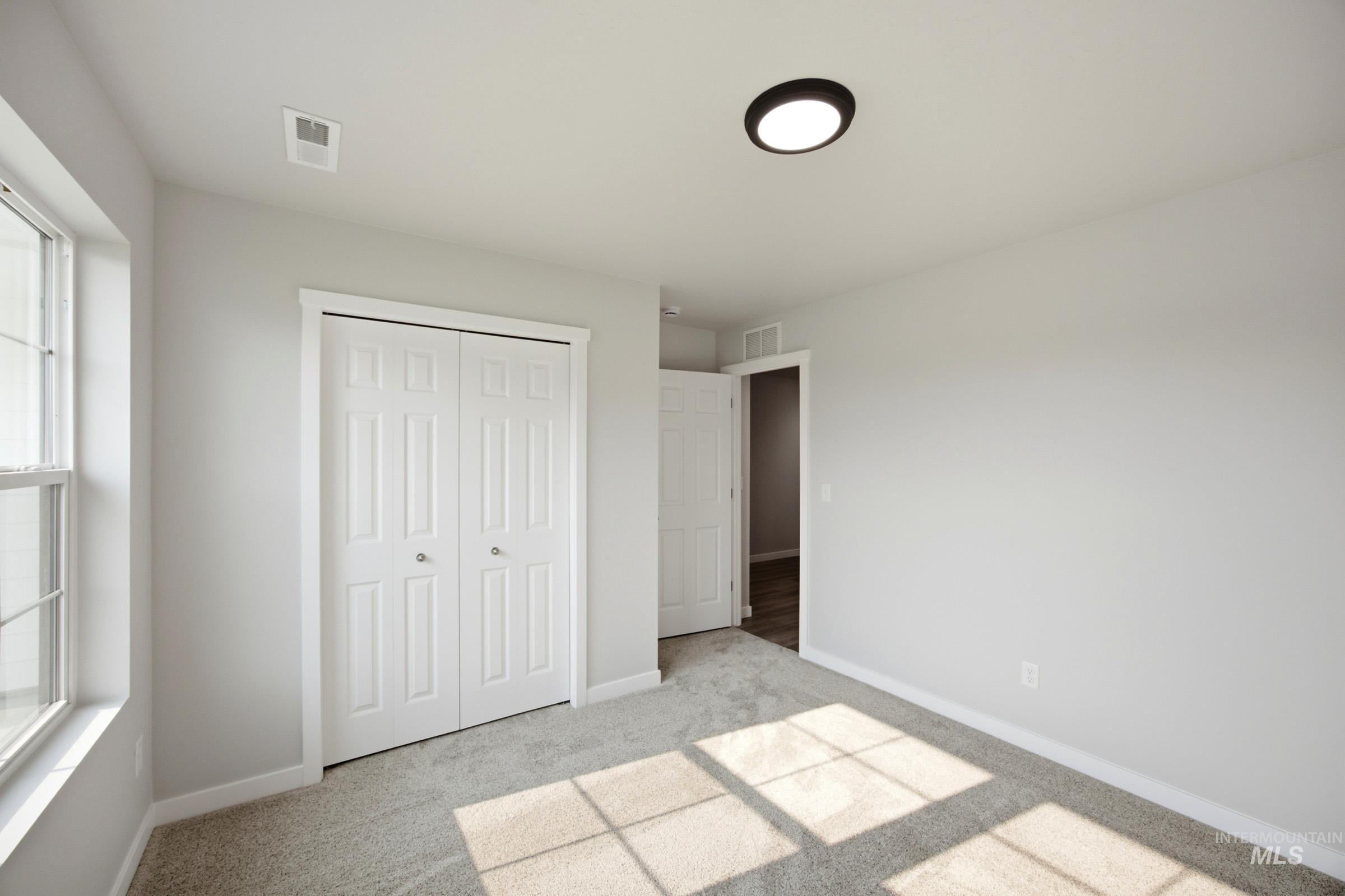 485 Waverly Ave Property Photo 11