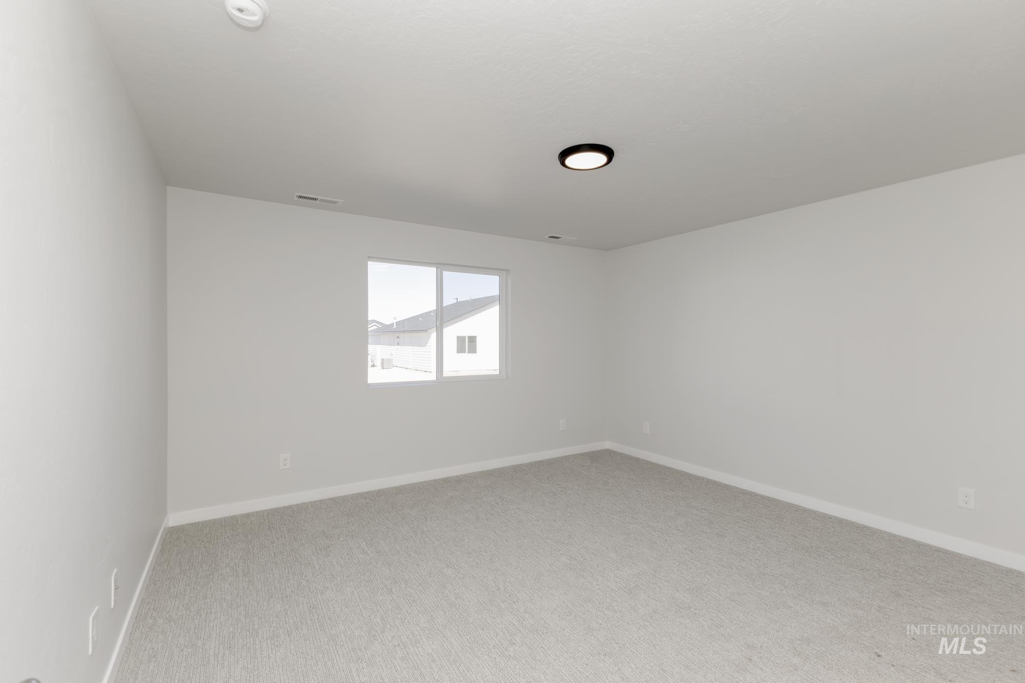 485 Waverly Ave Property Photo 16