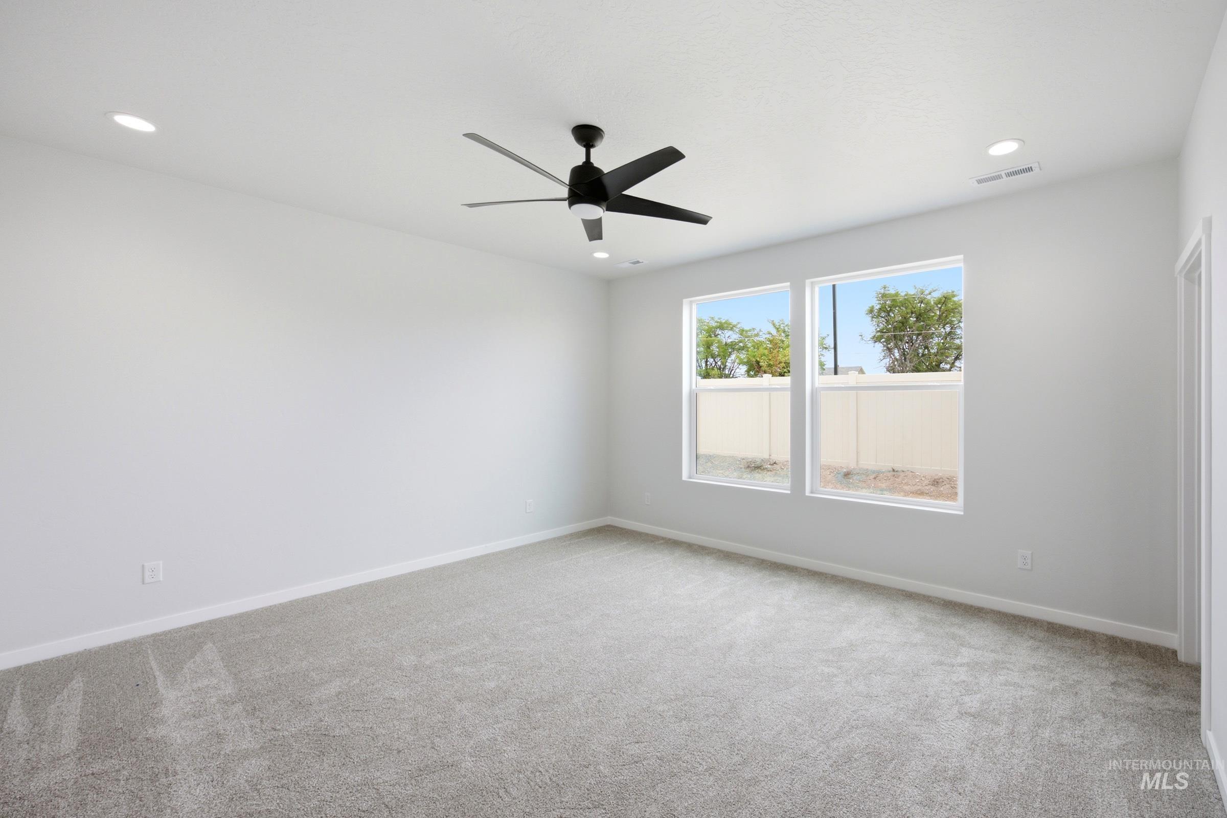1064 W Cub River Dr Property Photo 13