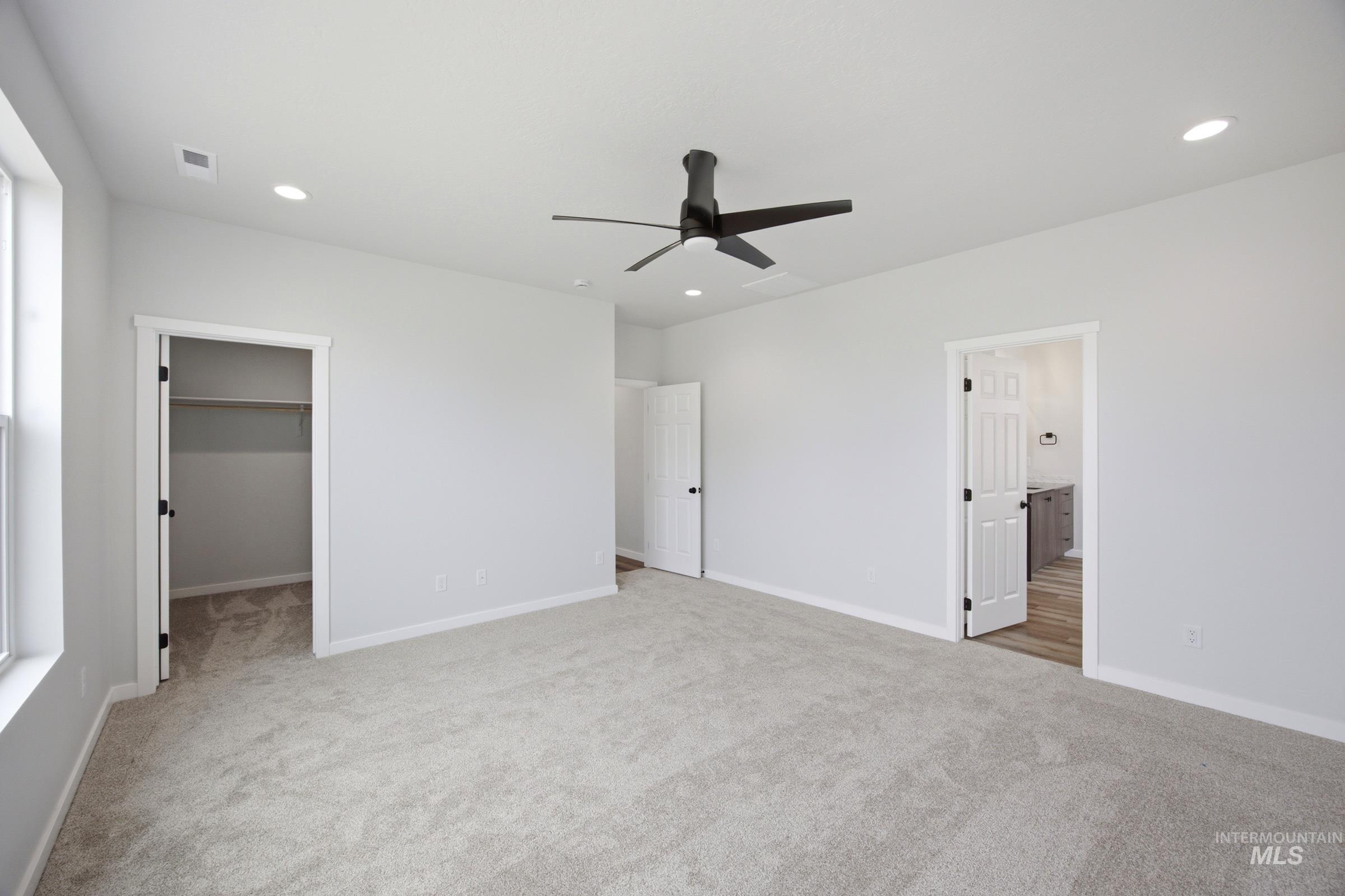 1064 W Cub River Dr Property Photo 14