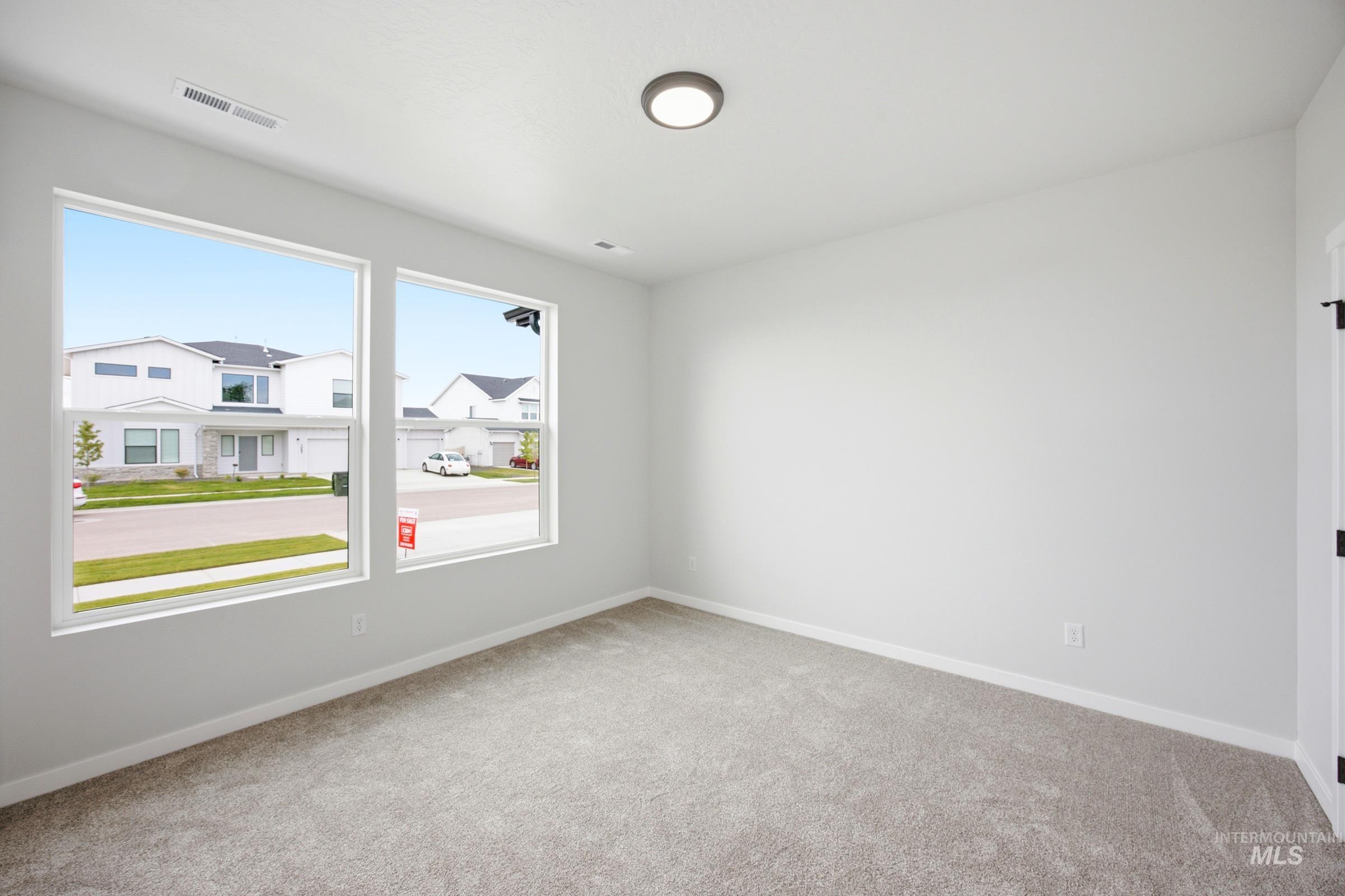 1064 W Cub River Dr Property Photo 27