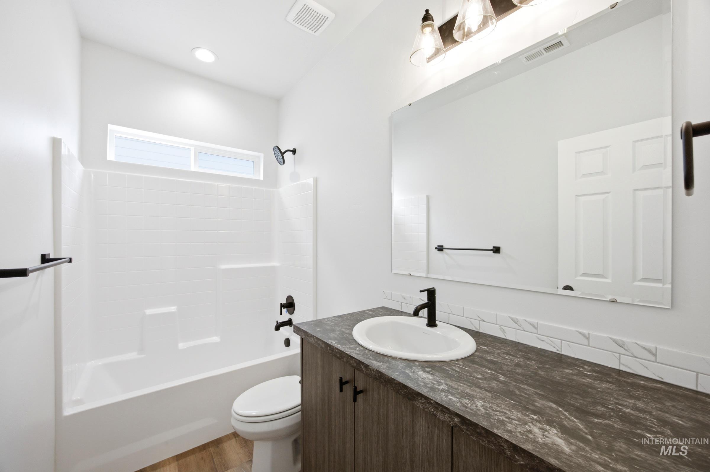 1064 W Cub River Dr Property Photo 31