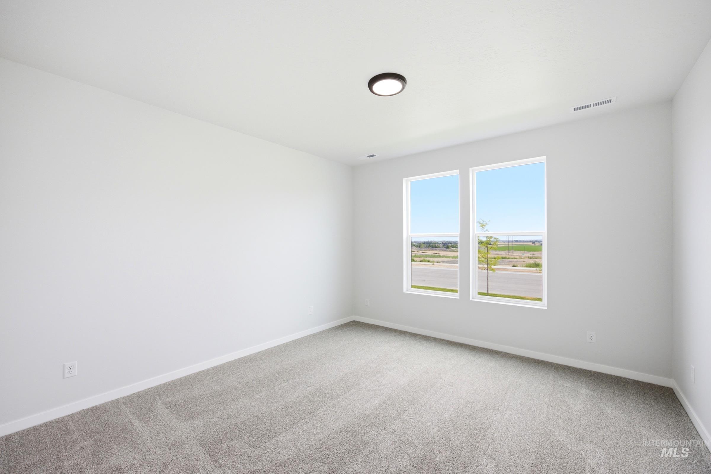 1064 W Cub River Dr Property Photo 32