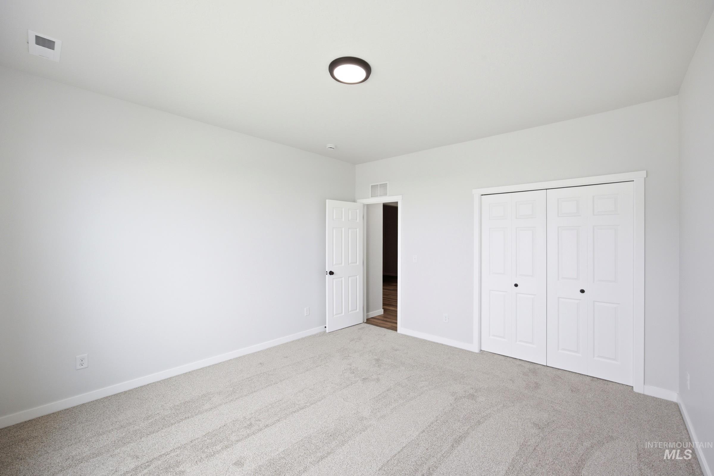 1064 W Cub River Dr Property Photo 33