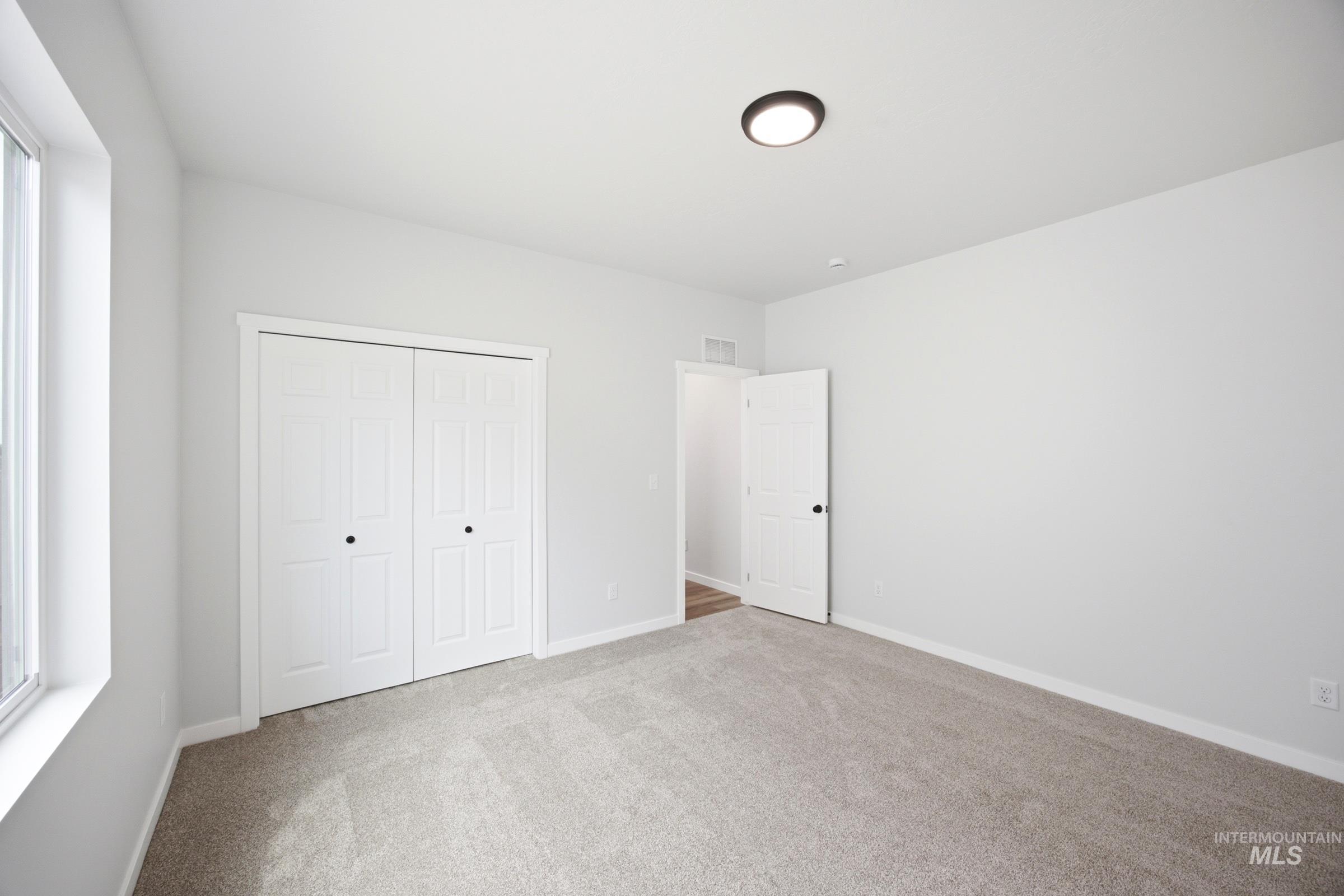 1064 W Cub River Dr Property Photo 35