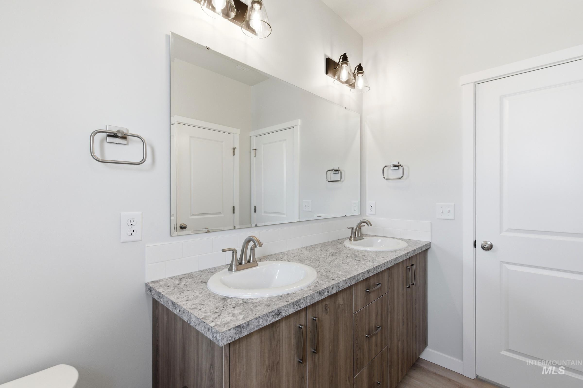 13663 Redway Ct Property Photo 23