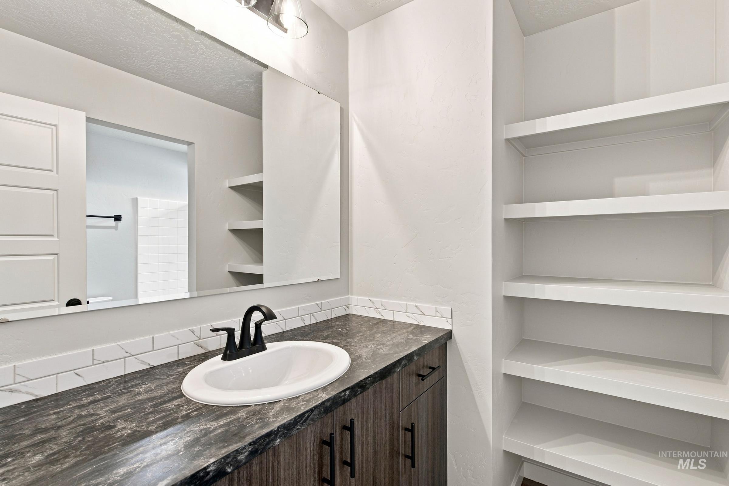 5328 S Danforth Ave Property Photo 38