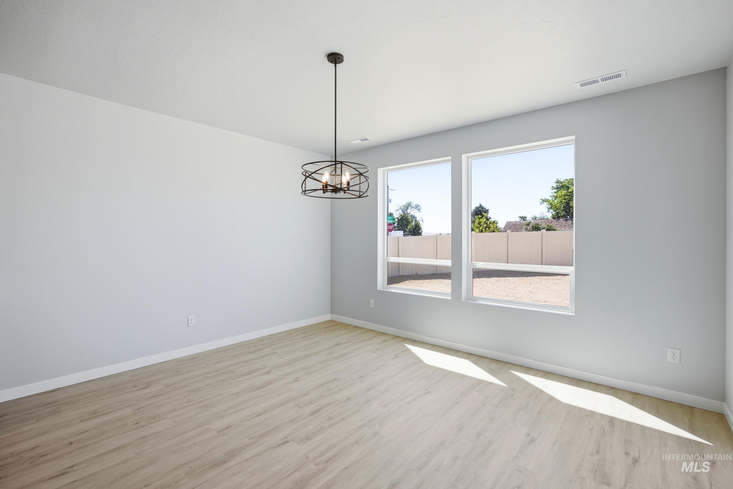 3885 E White Plains St Property Photo 6