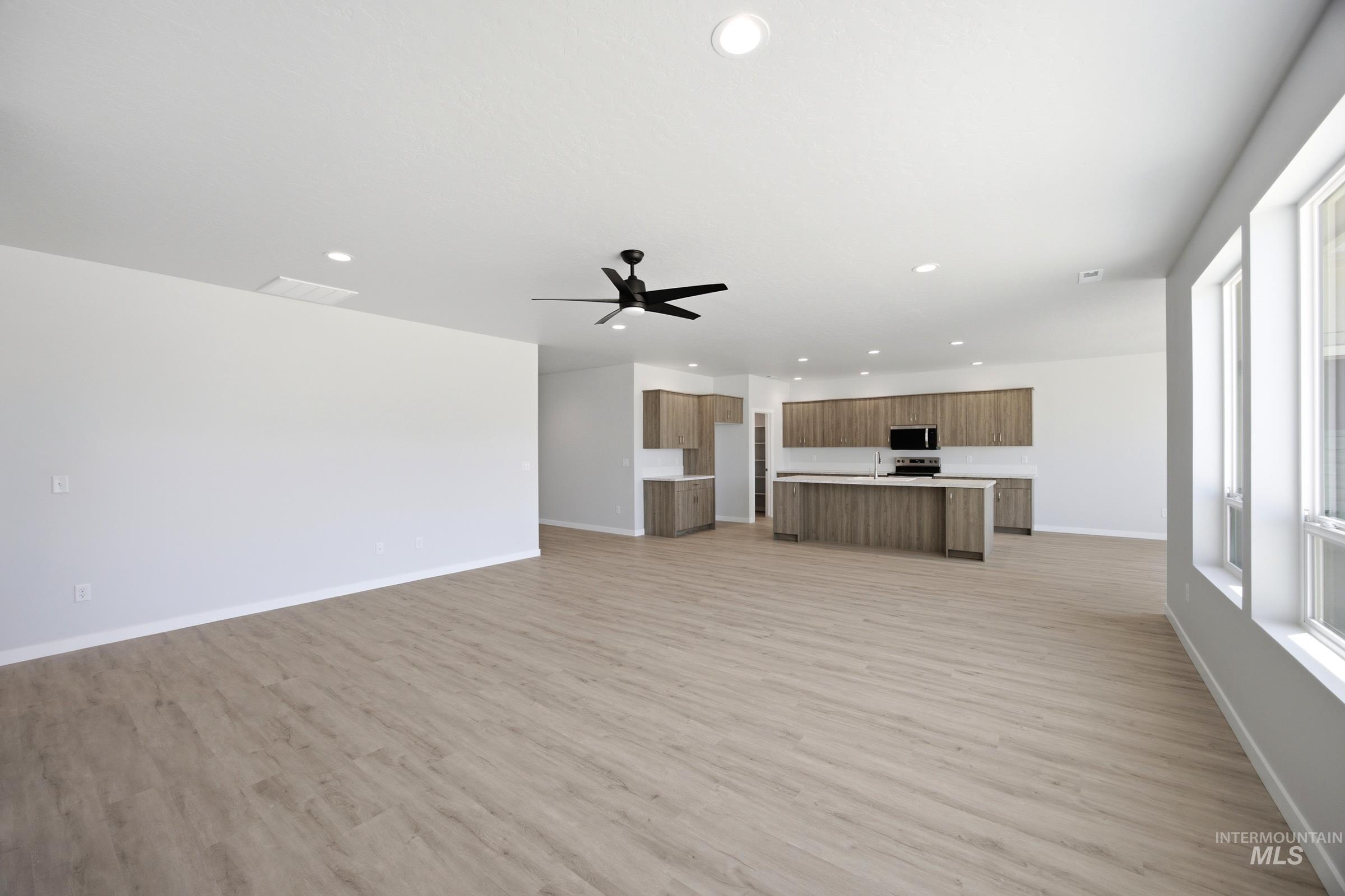 3885 E White Plains St Property Photo 10