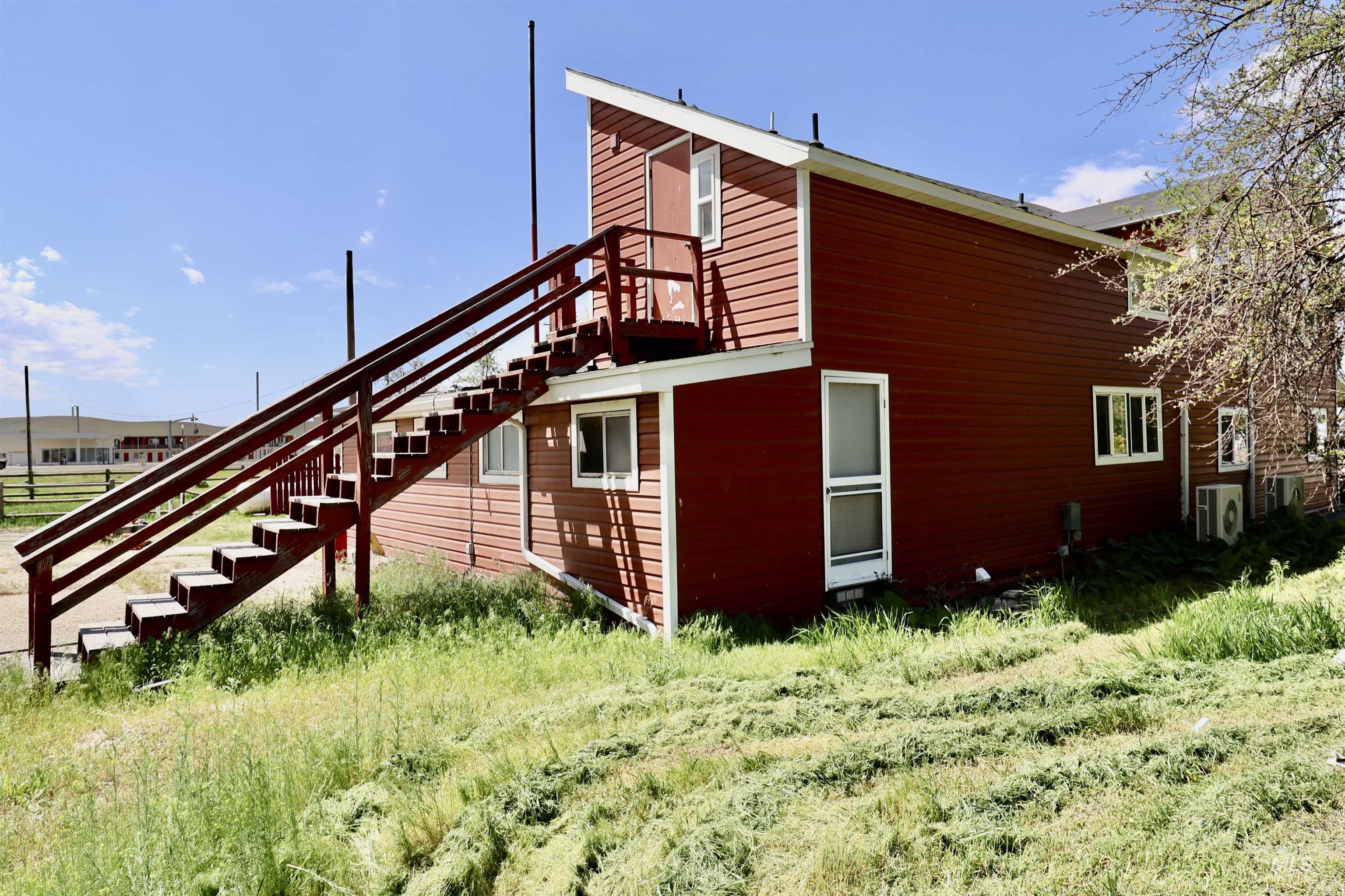 306 Wroten St Property Photo 4