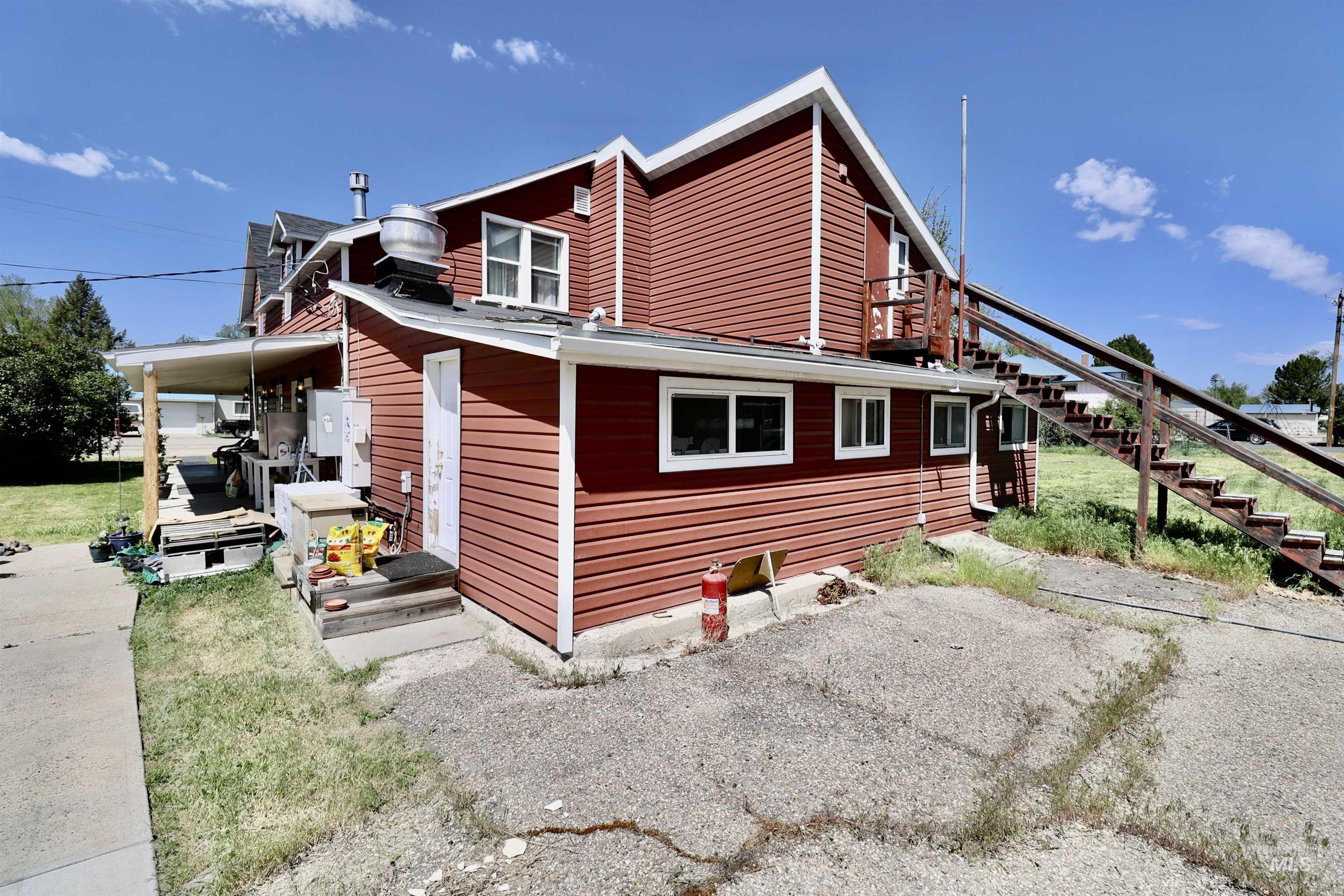 306 Wroten St Property Photo 5