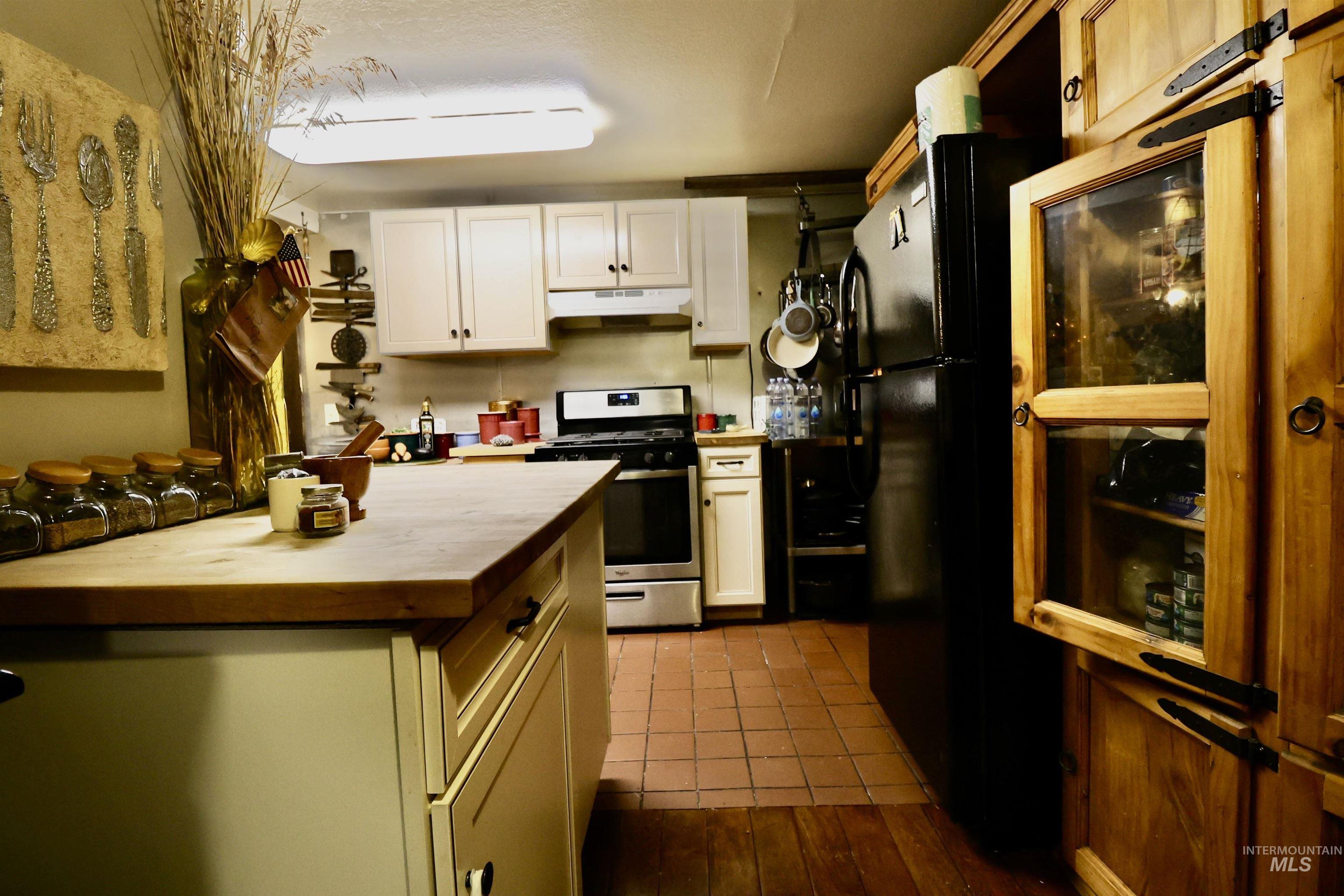 306 Wroten St Property Photo 19