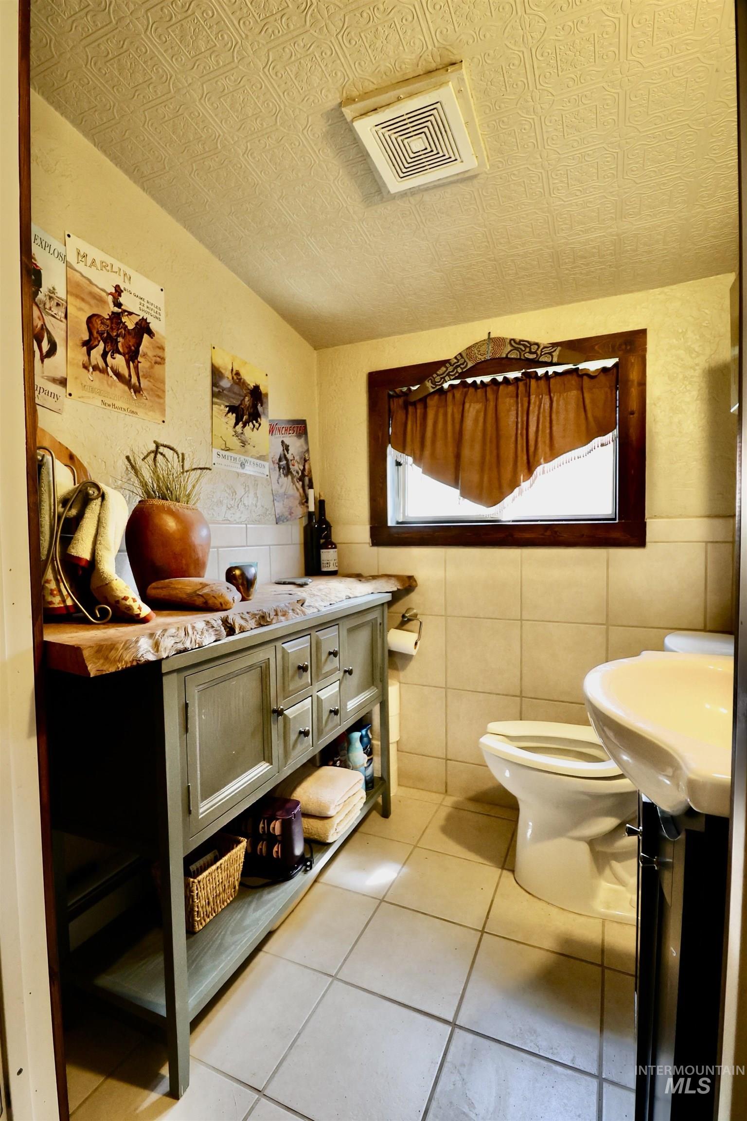 306 Wroten St Property Photo 42