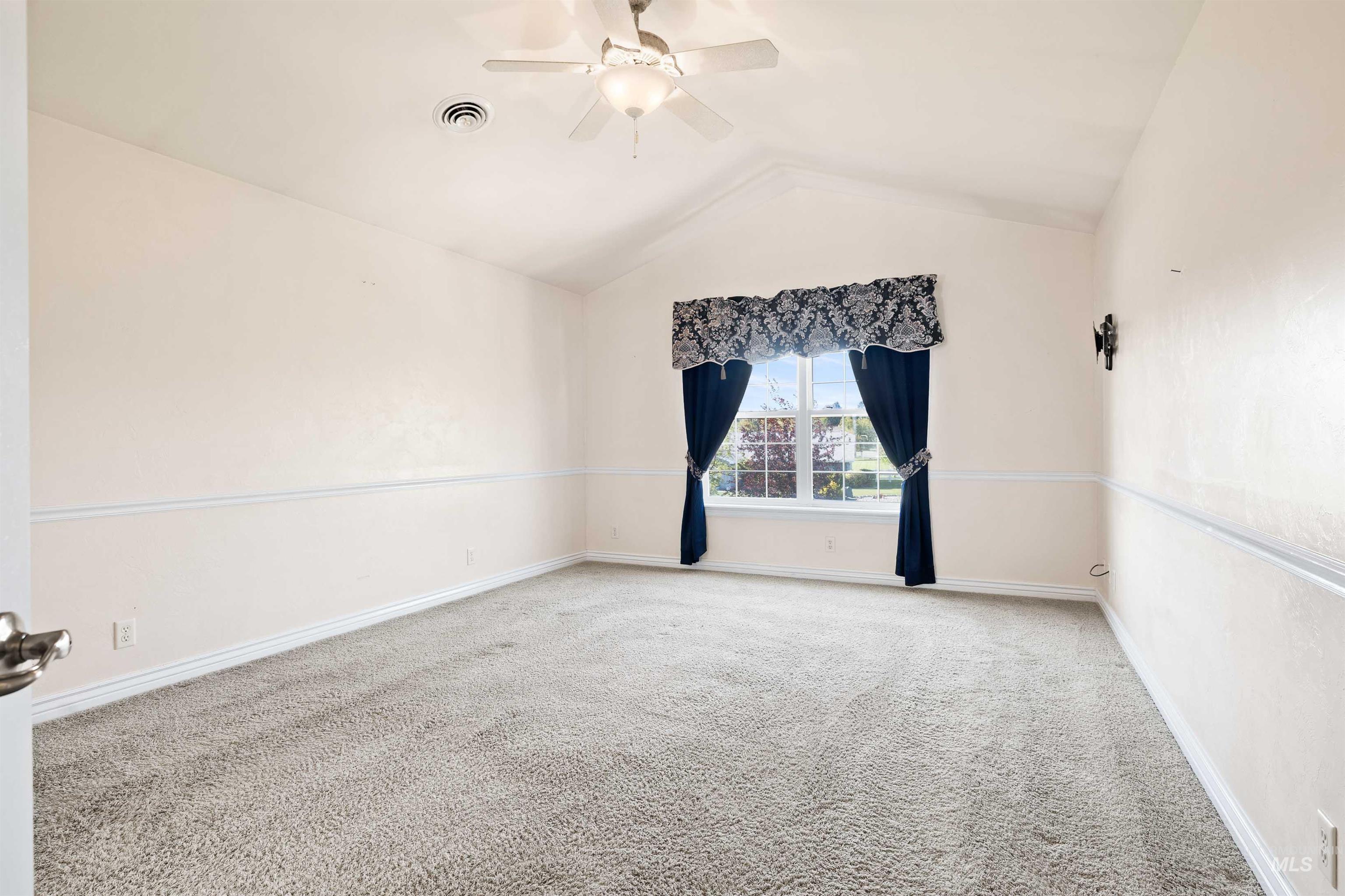 2522 E 3719 N Property Photo 15