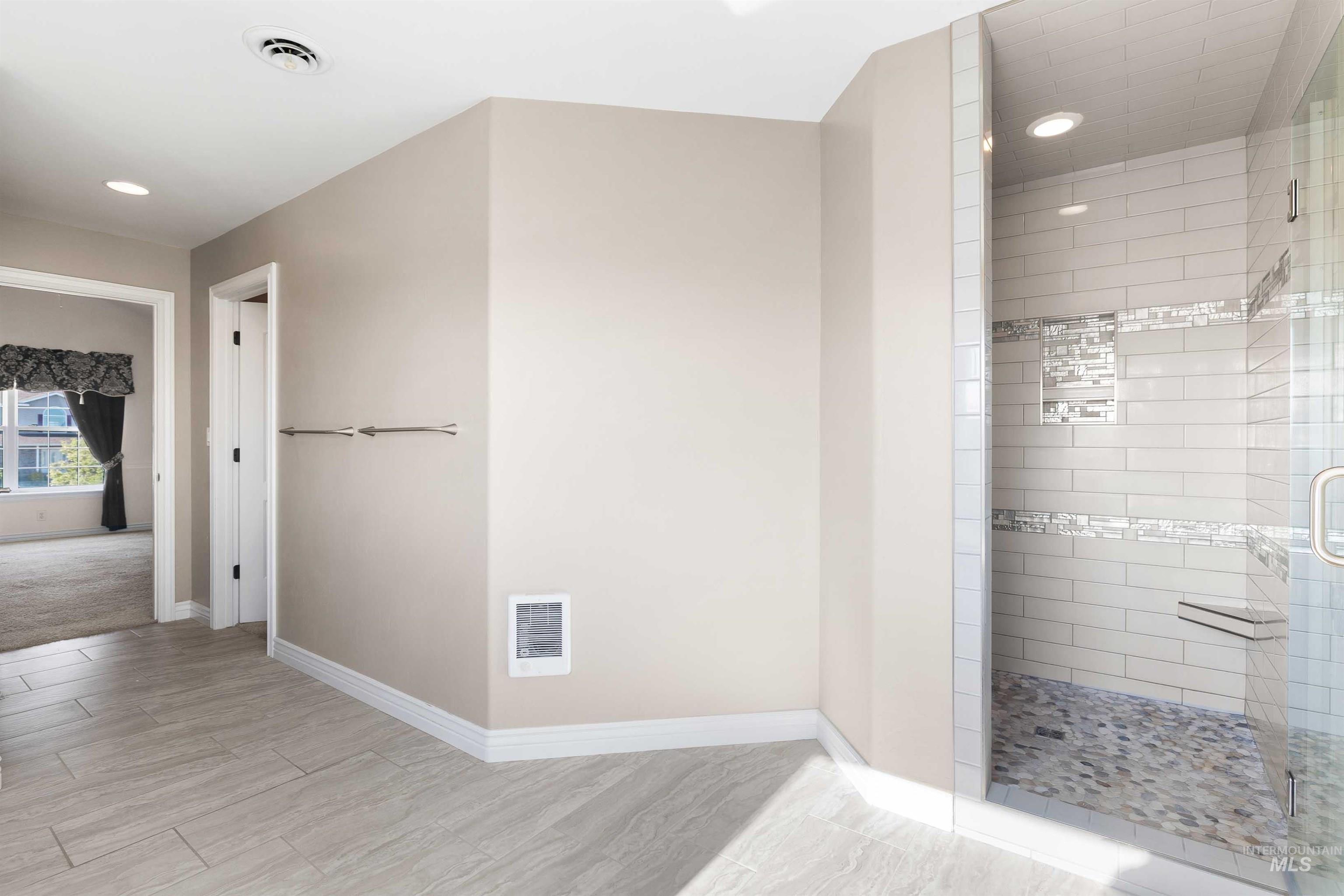 2522 E 3719 N Property Photo 18