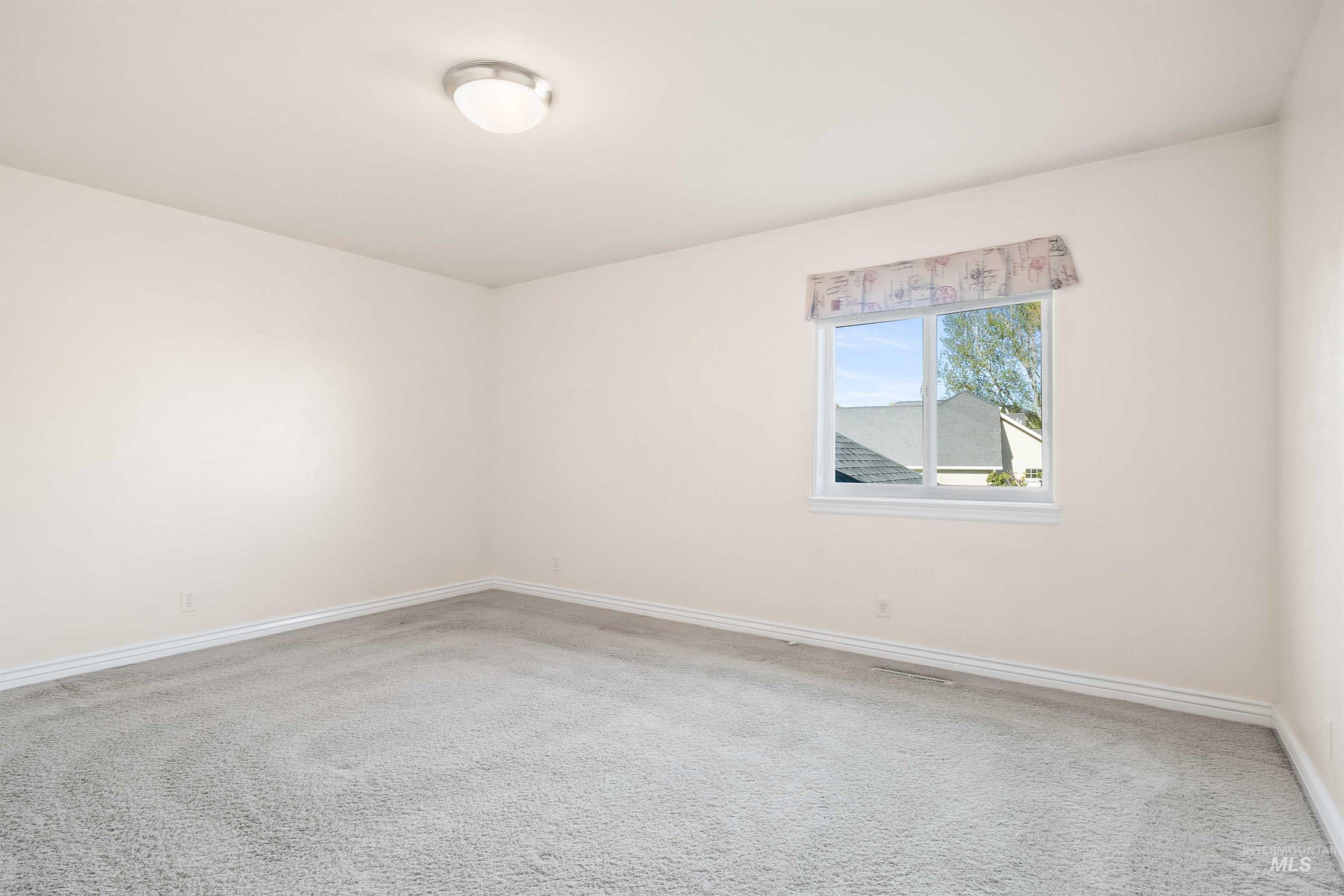 2522 E 3719 N Property Photo 23