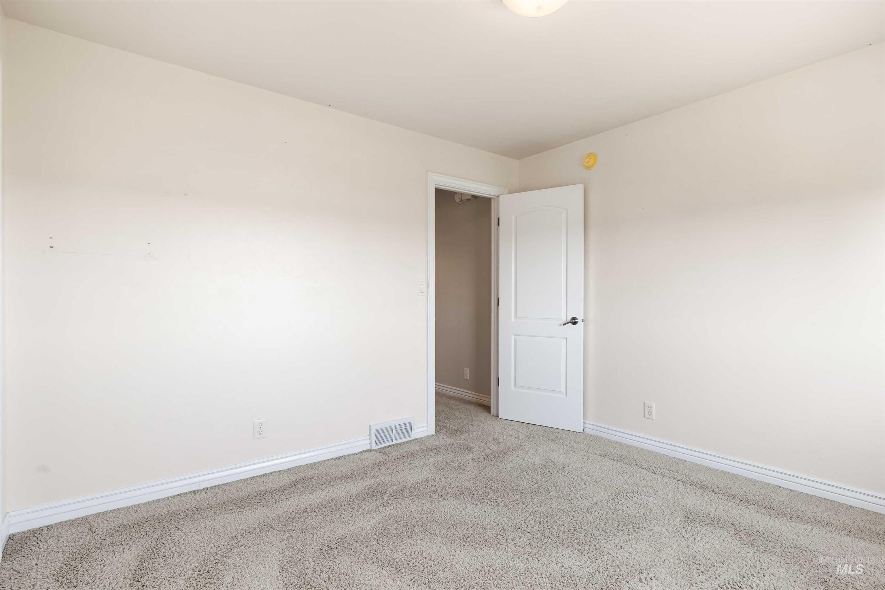 2522 E 3719 N Property Photo 27