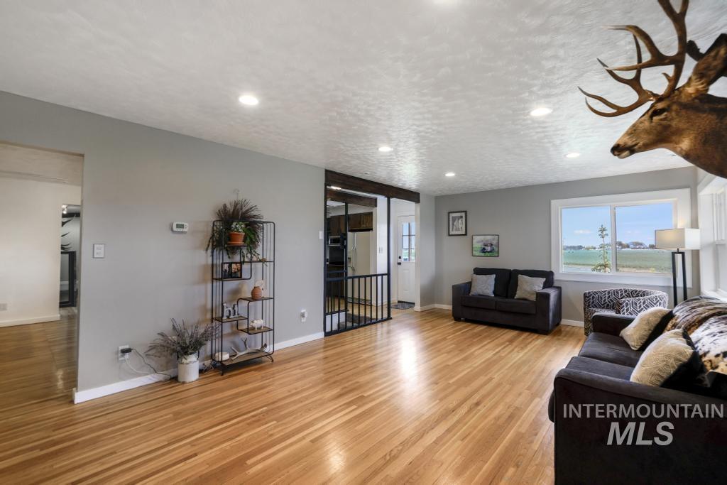 294 S 100 W Property Photo 3