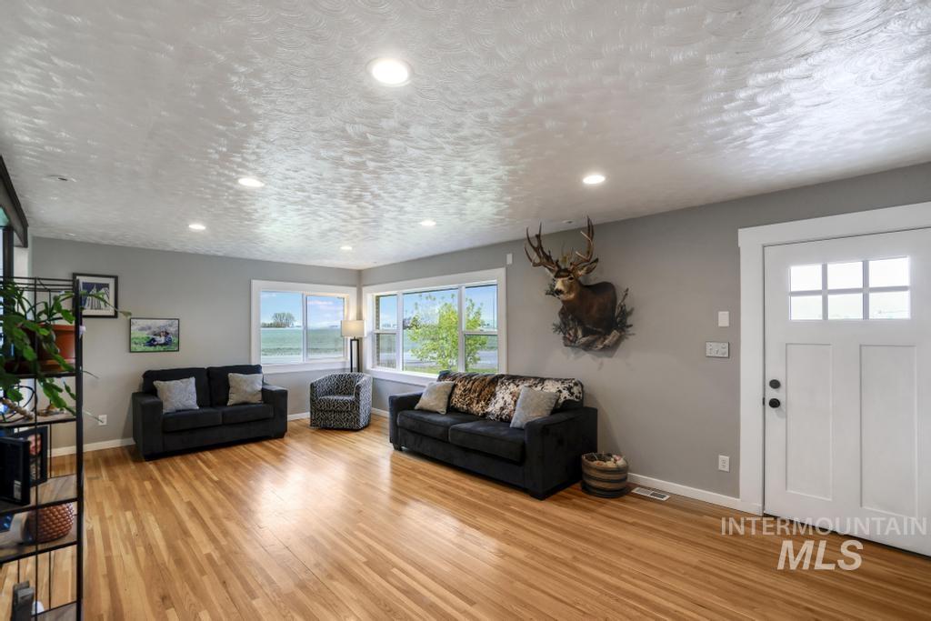 294 S 100 W Property Photo 4