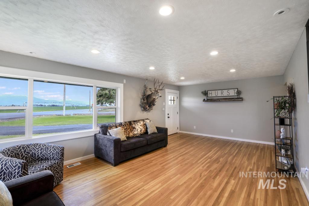 294 S 100 W Property Photo 5