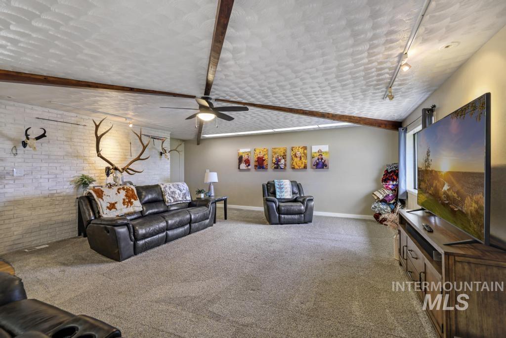 294 S 100 W Property Photo 6