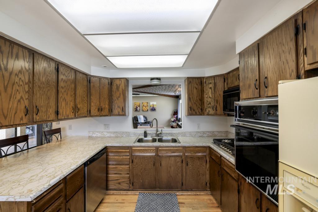 294 S 100 W Property Photo 11