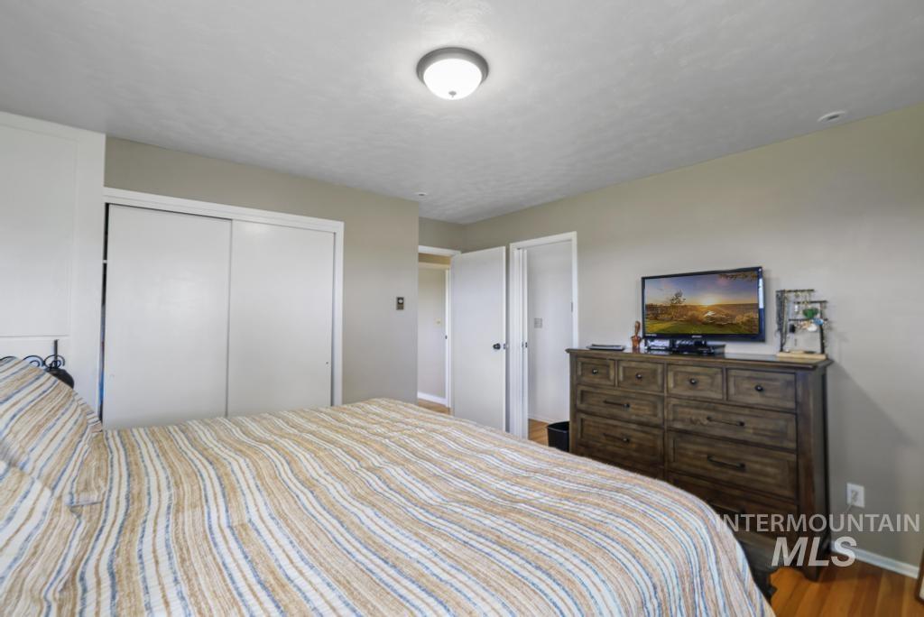 294 S 100 W Property Photo 16