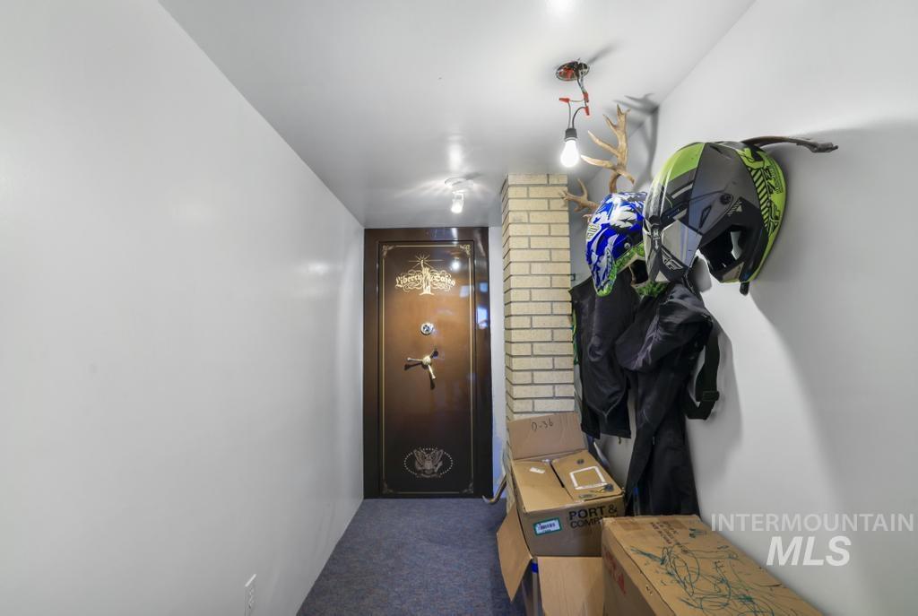 294 S 100 W Property Photo 19