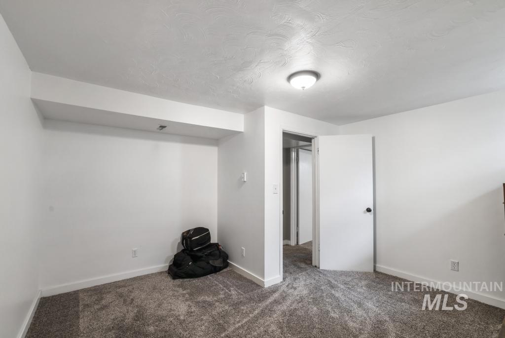 294 S 100 W Property Photo 23