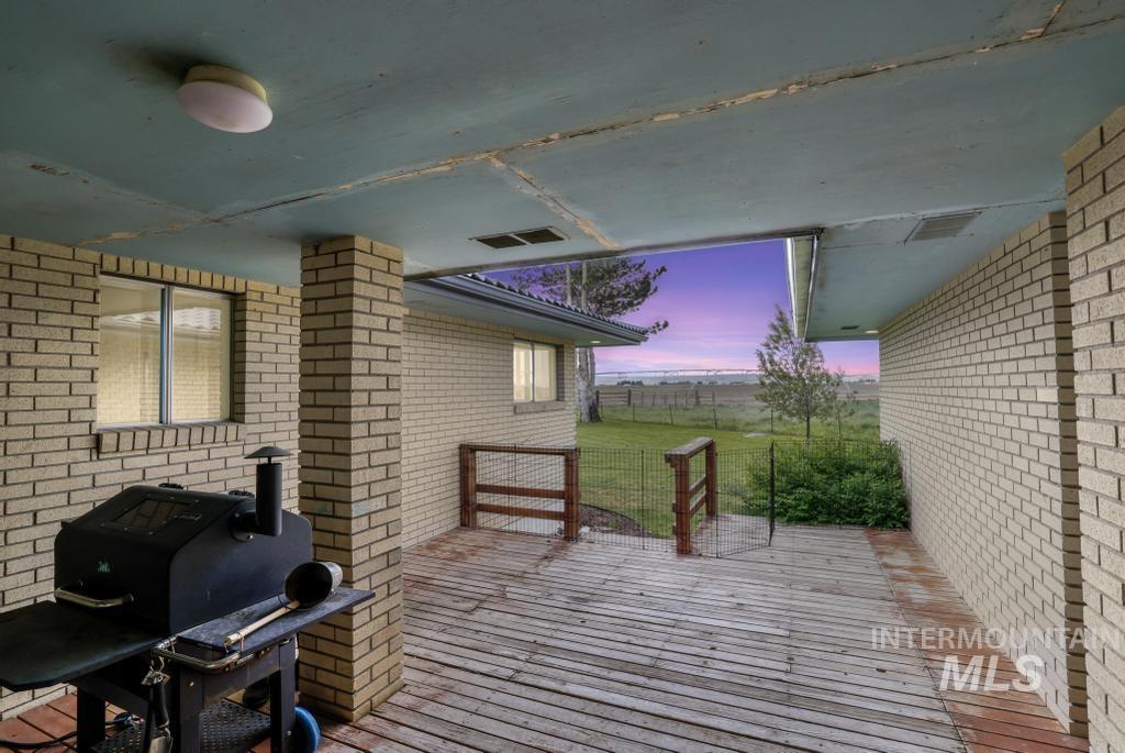 294 S 100 W Property Photo 28